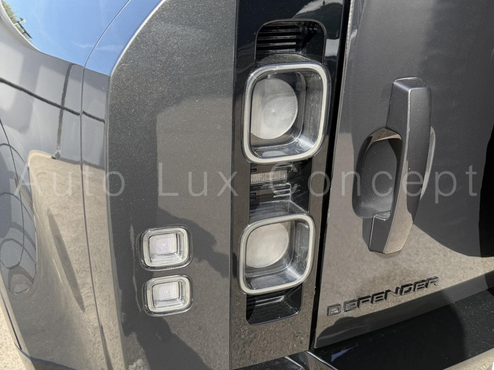 Land-Rover Defender 110 V8 P525 CARPATHIAN EDITION (2022) - Photo 26
