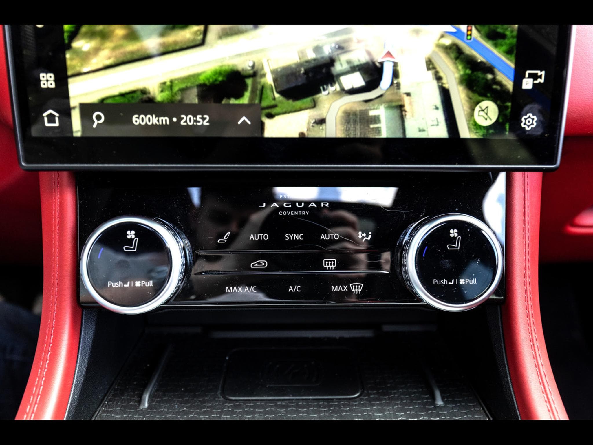 Jaguar F-Pace 5.0 SUPERCHARGED P550 SVR AWD – EIGER GREY METALLIC – WARRAN (2024) - Photo 22