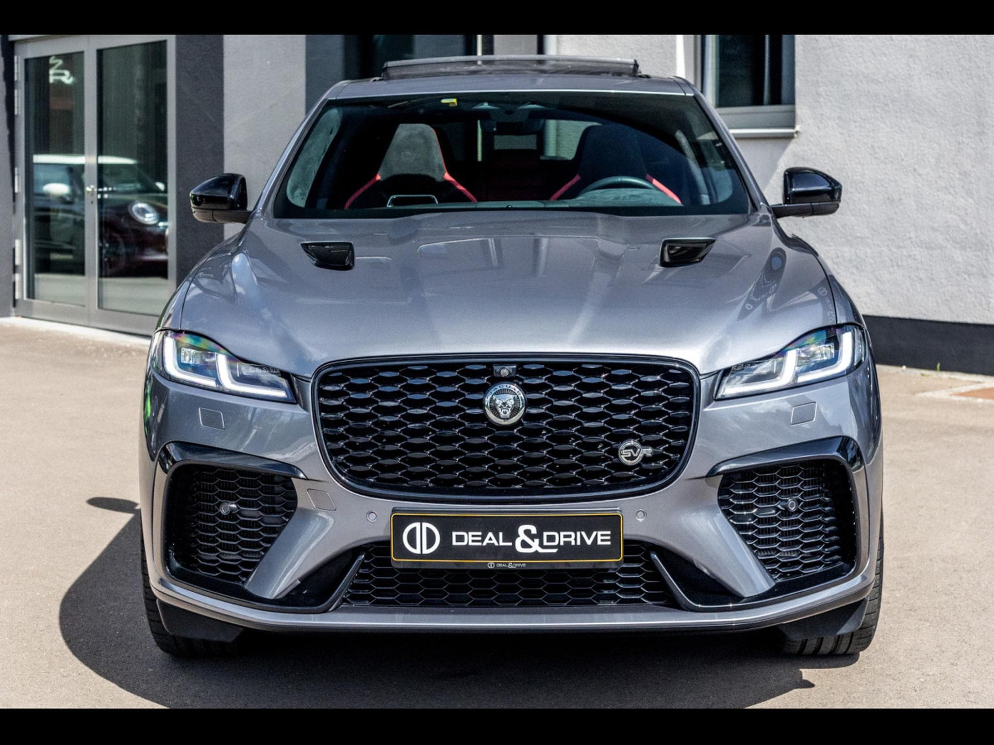 Jaguar F-Pace 5.0 SUPERCHARGED P550 SVR AWD – EIGER GREY METALLIC – WARRAN (2024) - Photo 5