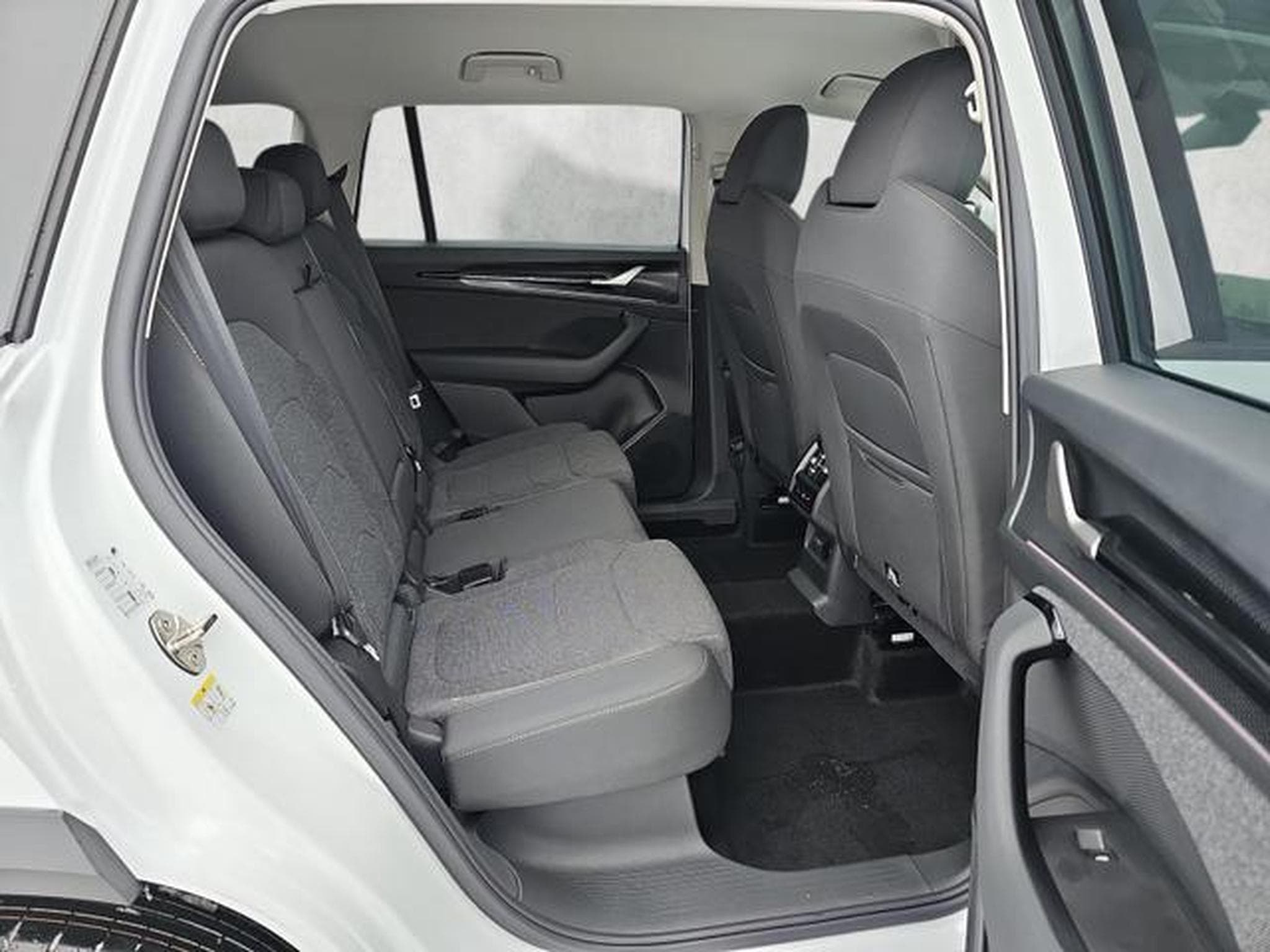 Skoda Kodiaq 1.5 TSI iV 150 kW Selection (2026) - Photo 13