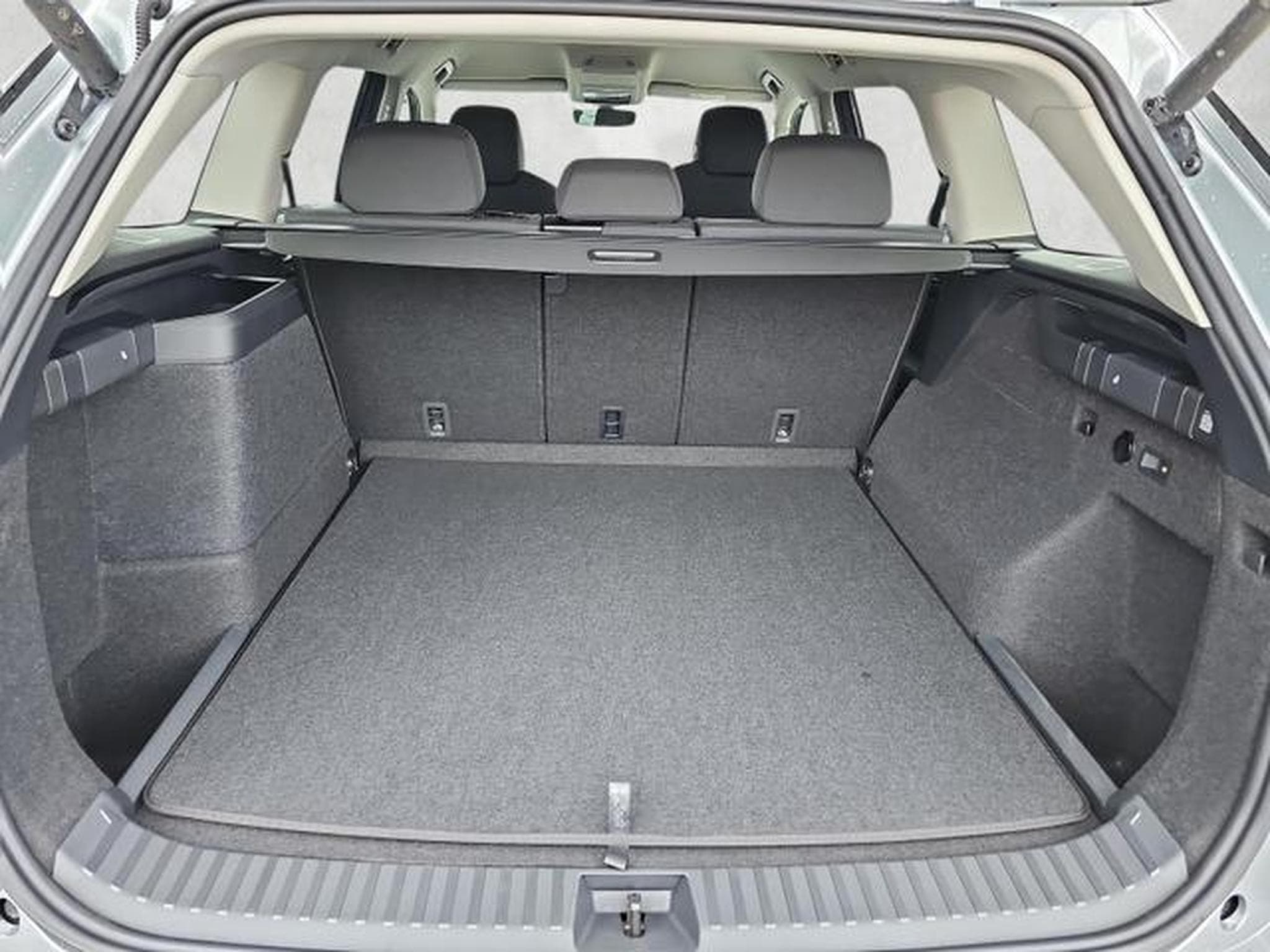 Skoda Kodiaq 1.5 TSI iV 150 kW Selection (2026) - Photo 14