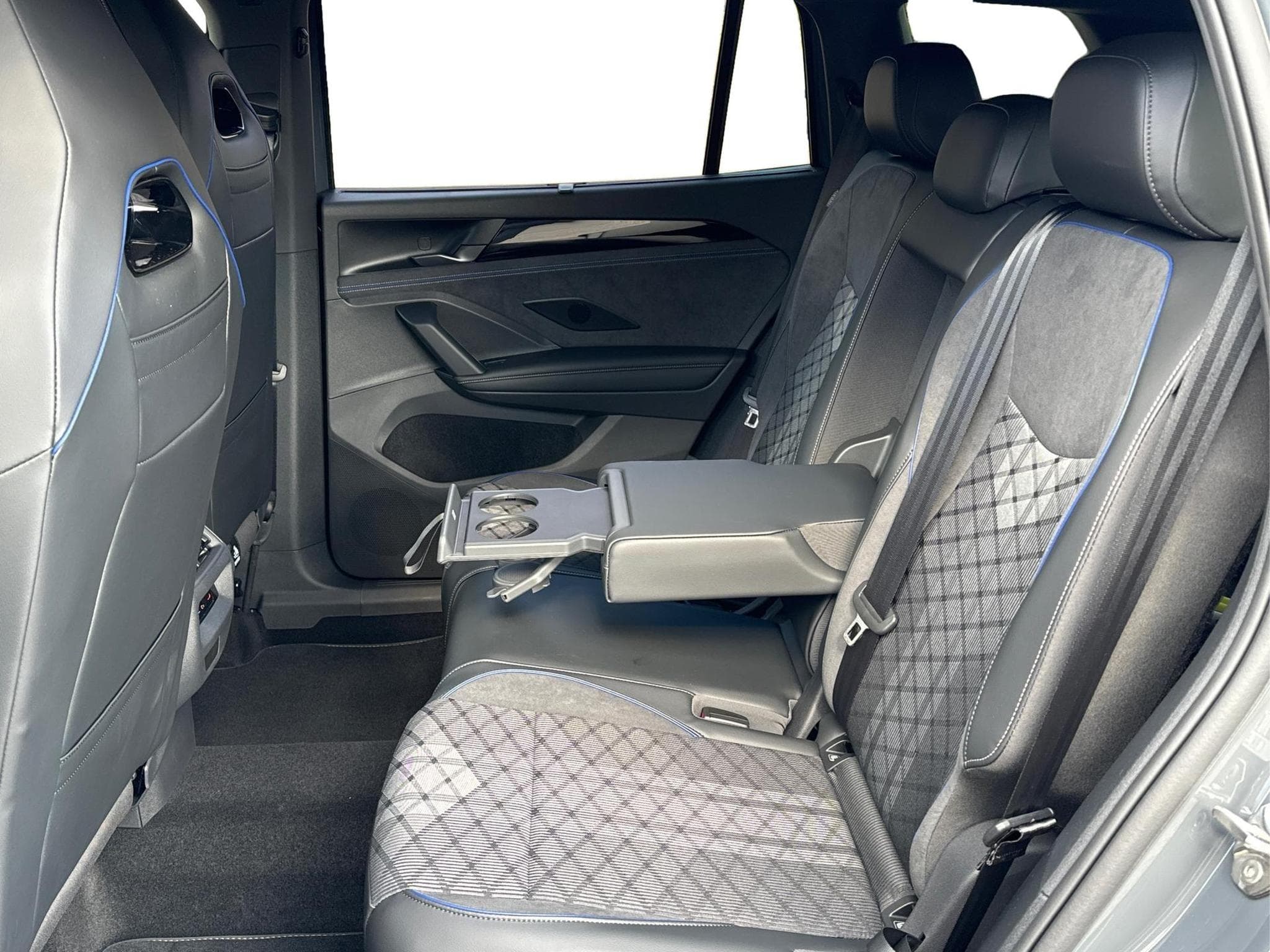 VW Tayron R-Line Edition Plus (2026) - Photo 18