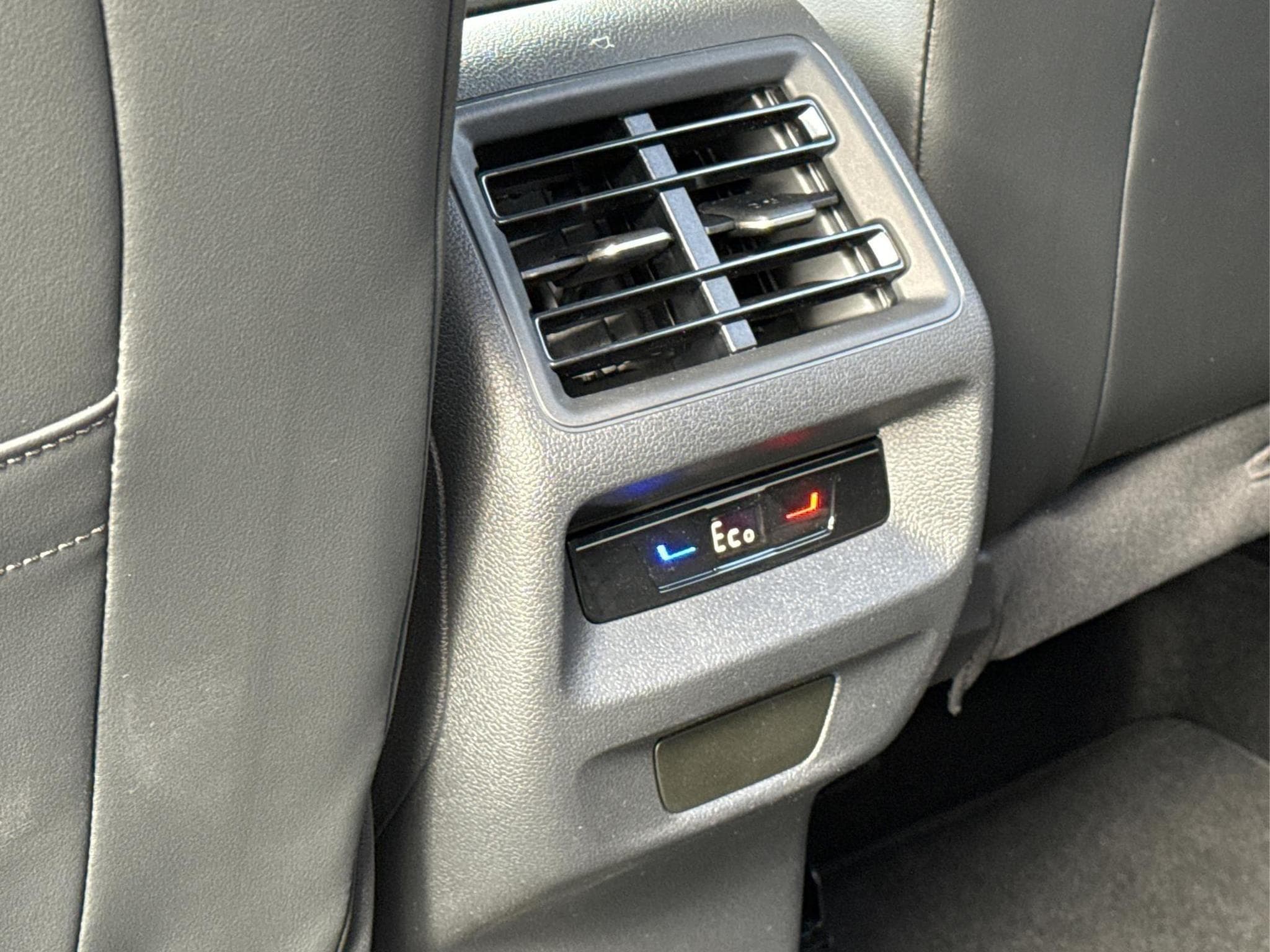 VW Tayron R-Line Edition Plus (2026) - Photo 16