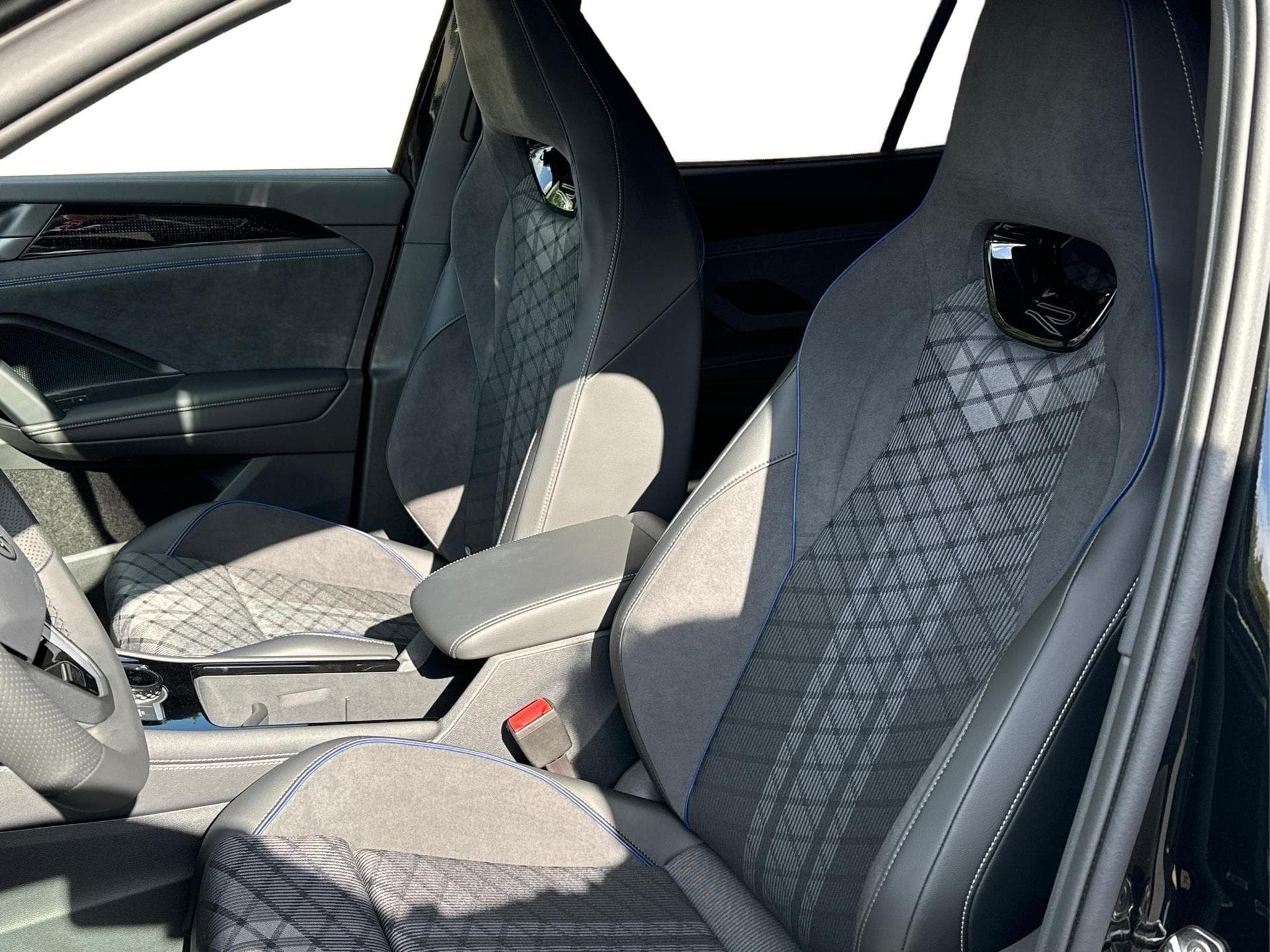 VW Tayron R-Line Edition Plus (2026) - Photo 17