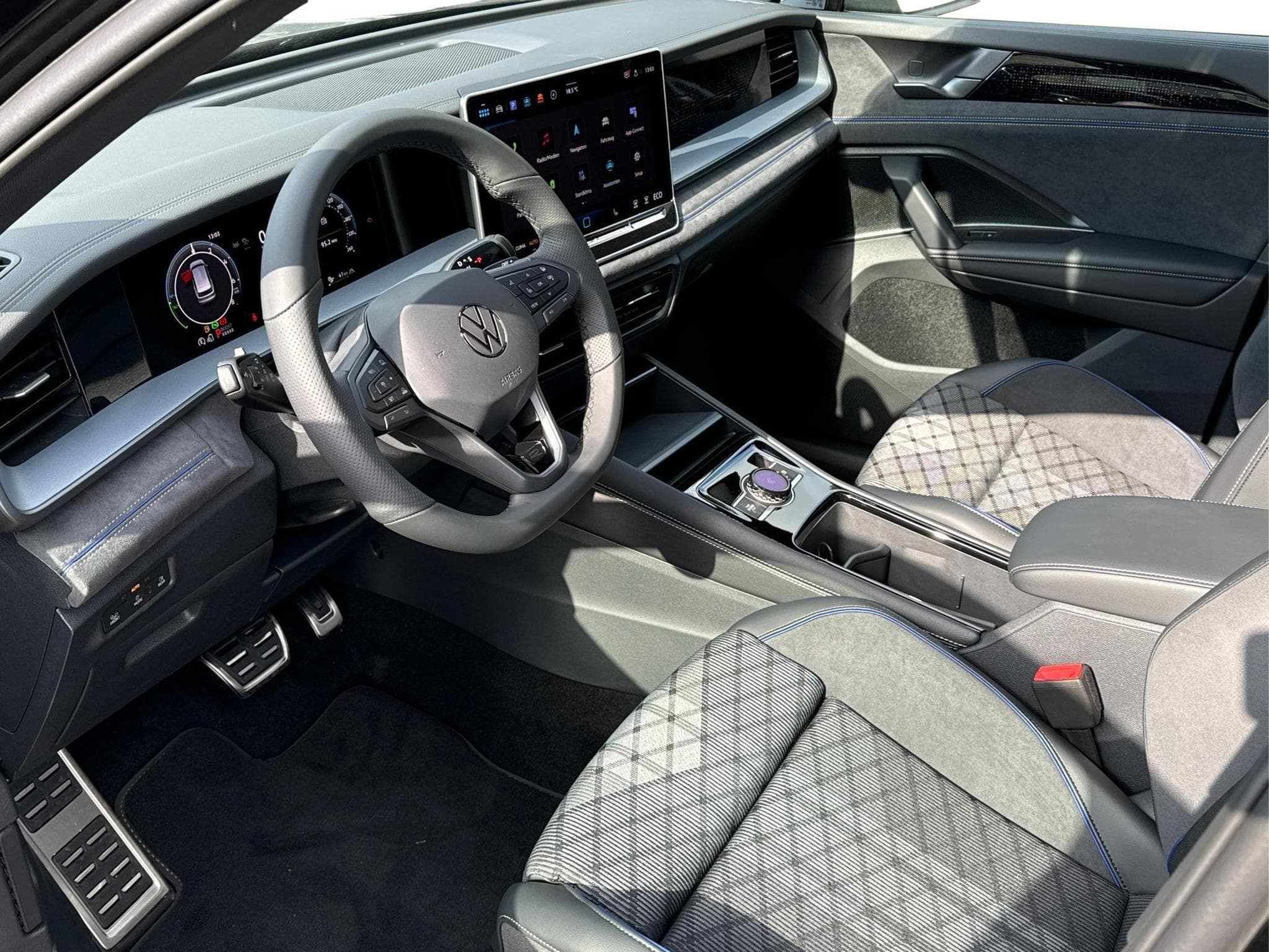 VW Tayron R-Line Edition Plus (2026) - Photo 9