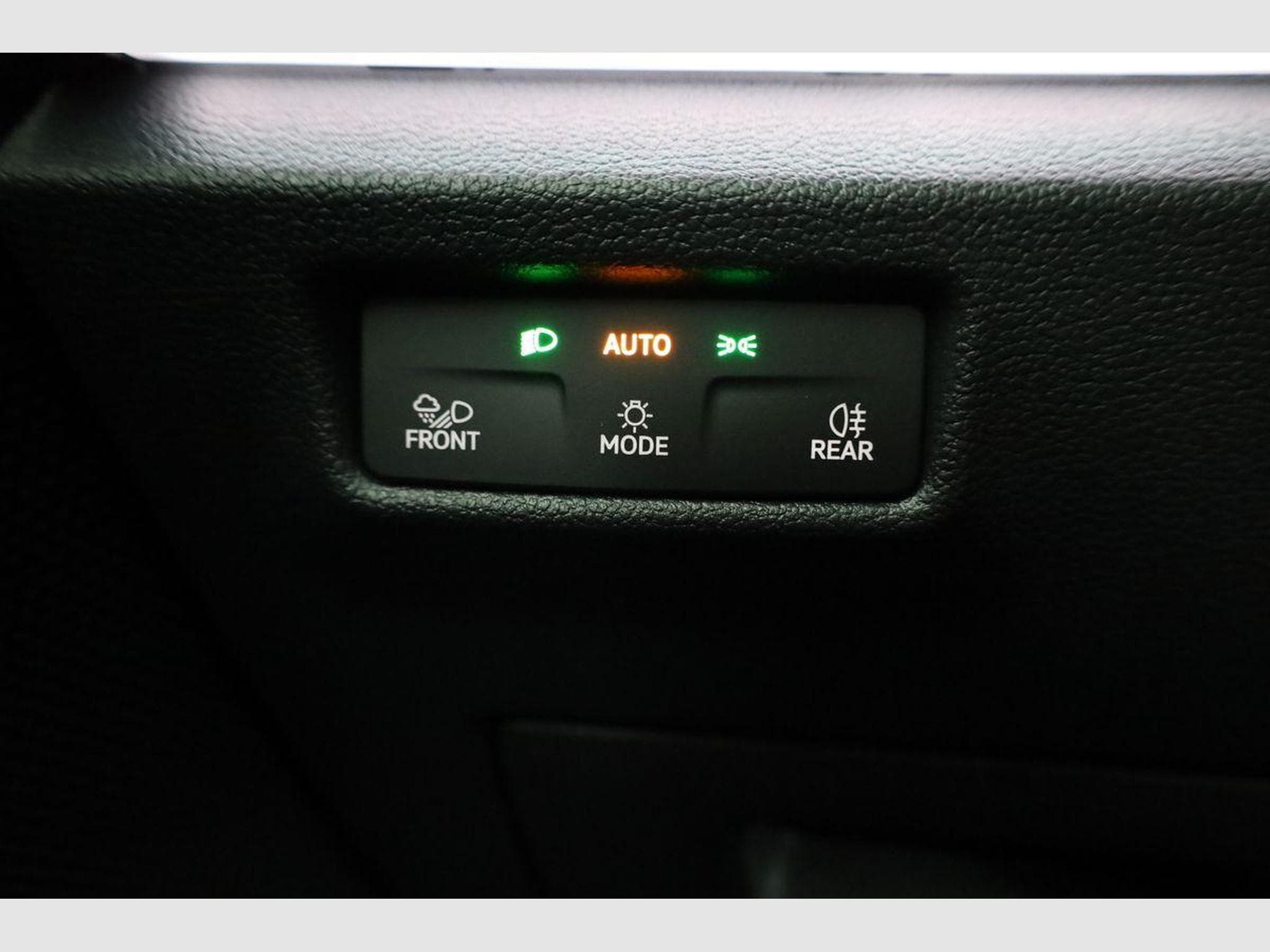 VW Tayron 1.5 TSI eHybrid 150 kW Life (2025) - Photo 8