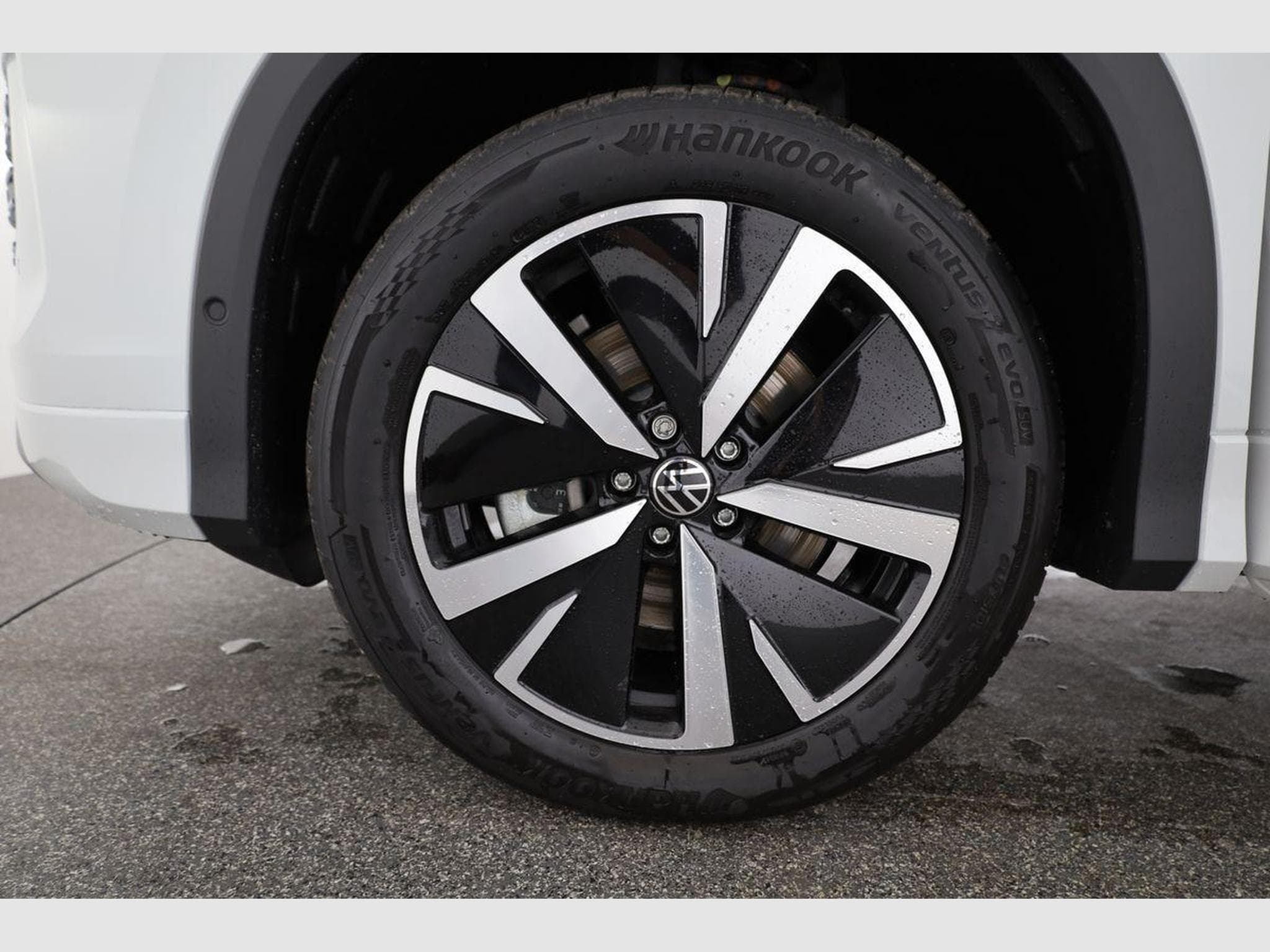 VW Tayron 1.5 TSI eHybrid 150 kW Life (2025) - Photo 16