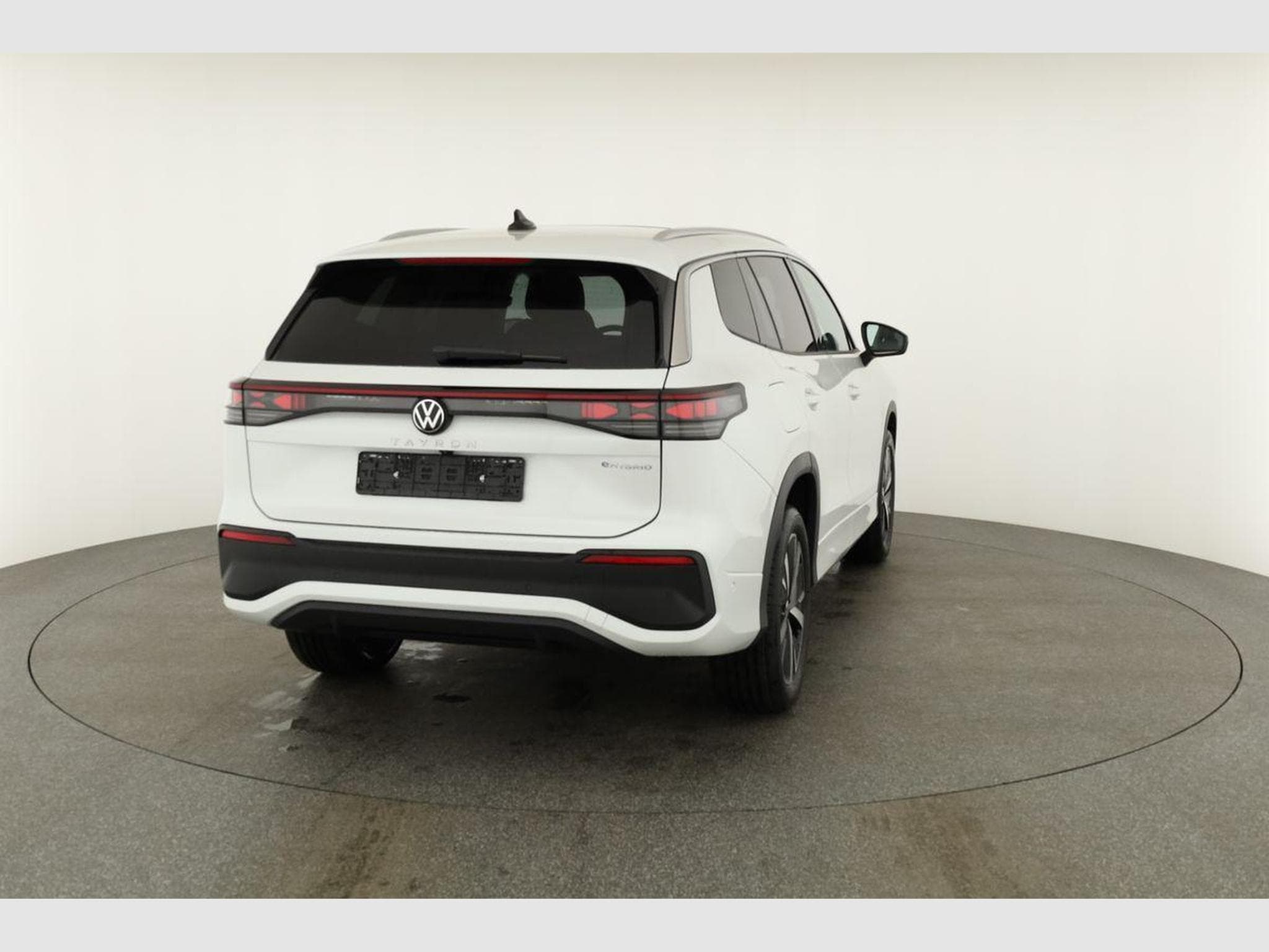 VW Tayron 1.5 TSI eHybrid 150 kW Life (2025) - Photo 18