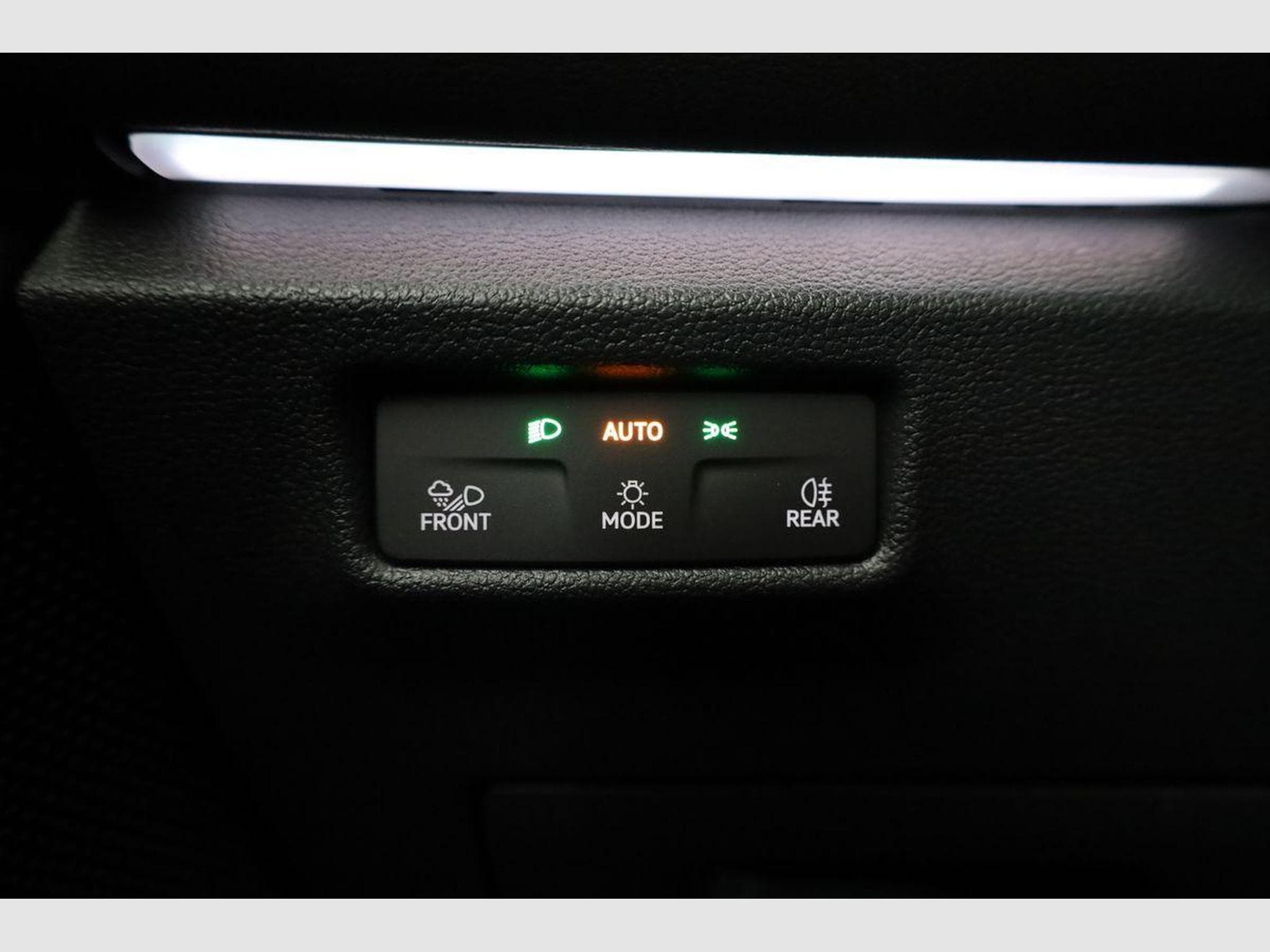 VW Tayron 1.5 TSI eHybrid 150 kW Life (2025) - Photo 7