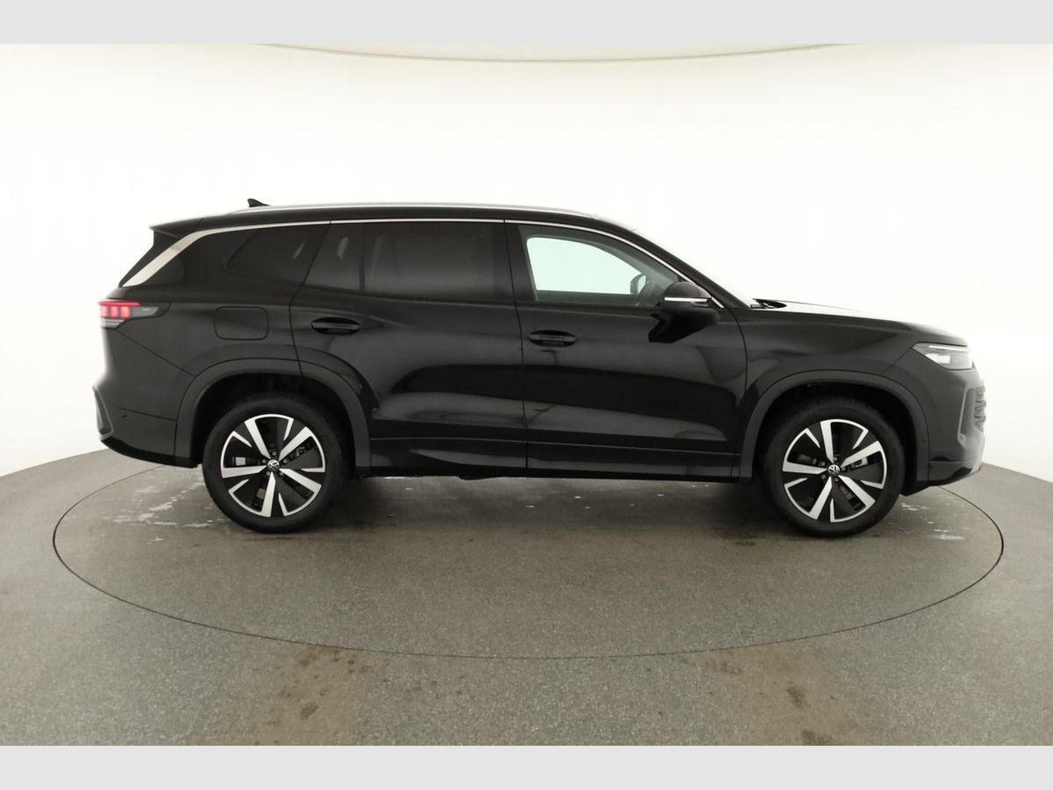 VW Tayron 1.5 TSI eHybrid 150 kW Life (2025) - Photo 23