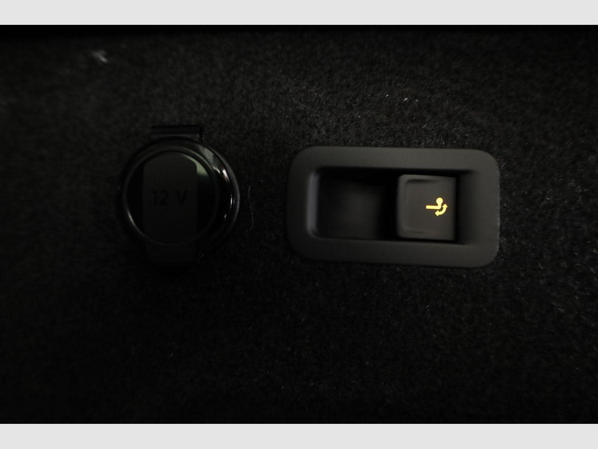 VW Tayron 1.5 TSI eHybrid 150 kW Life (2025) - Photo 14