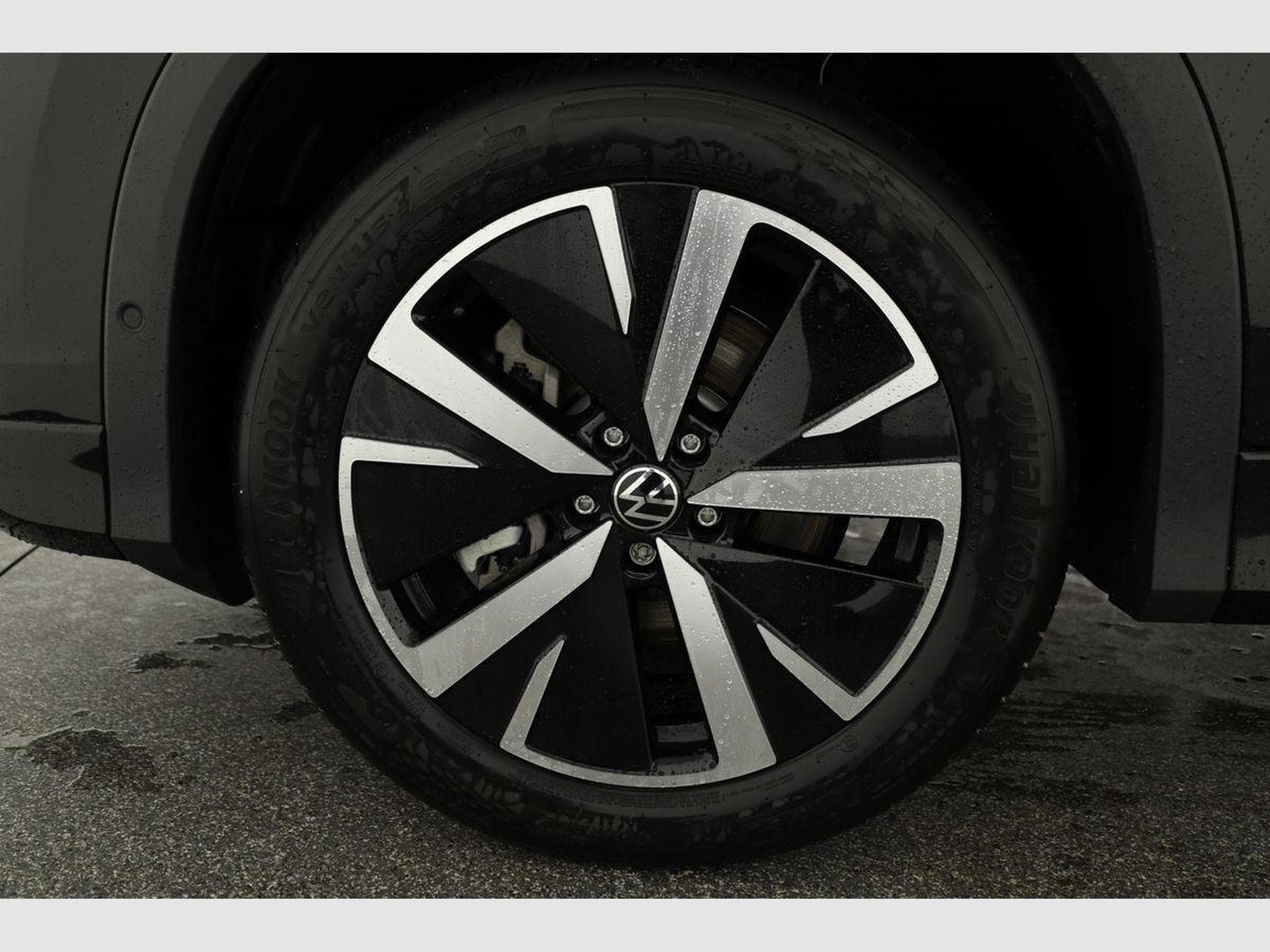 VW Tayron 1.5 TSI eHybrid 150 kW Life (2025) - Photo 16