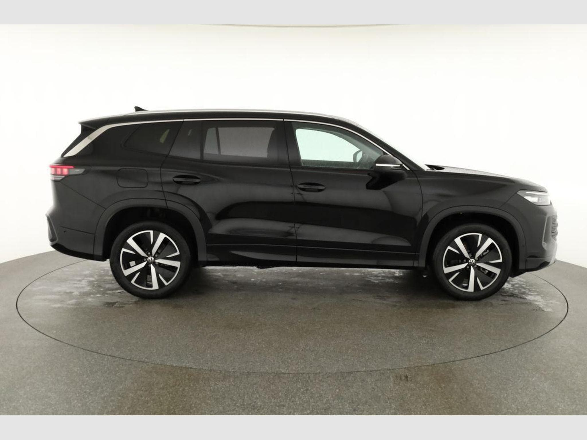 VW Tayron 1.5 TSI eHybrid 150 kW Life (2025) - Photo 23