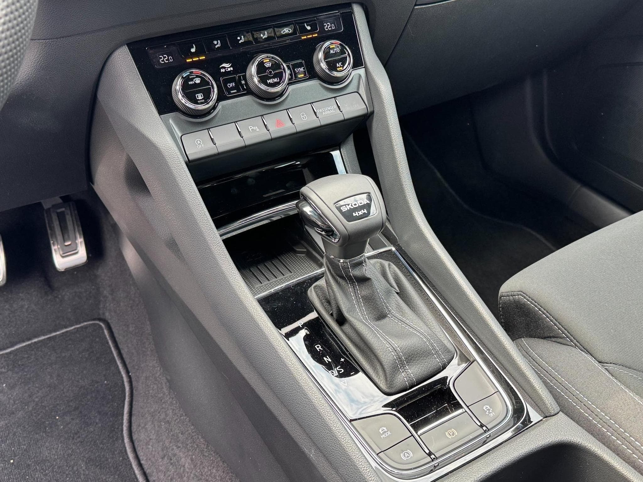 Skoda Karoq 2,0 TSI 4x4 (2026) - Photo 13