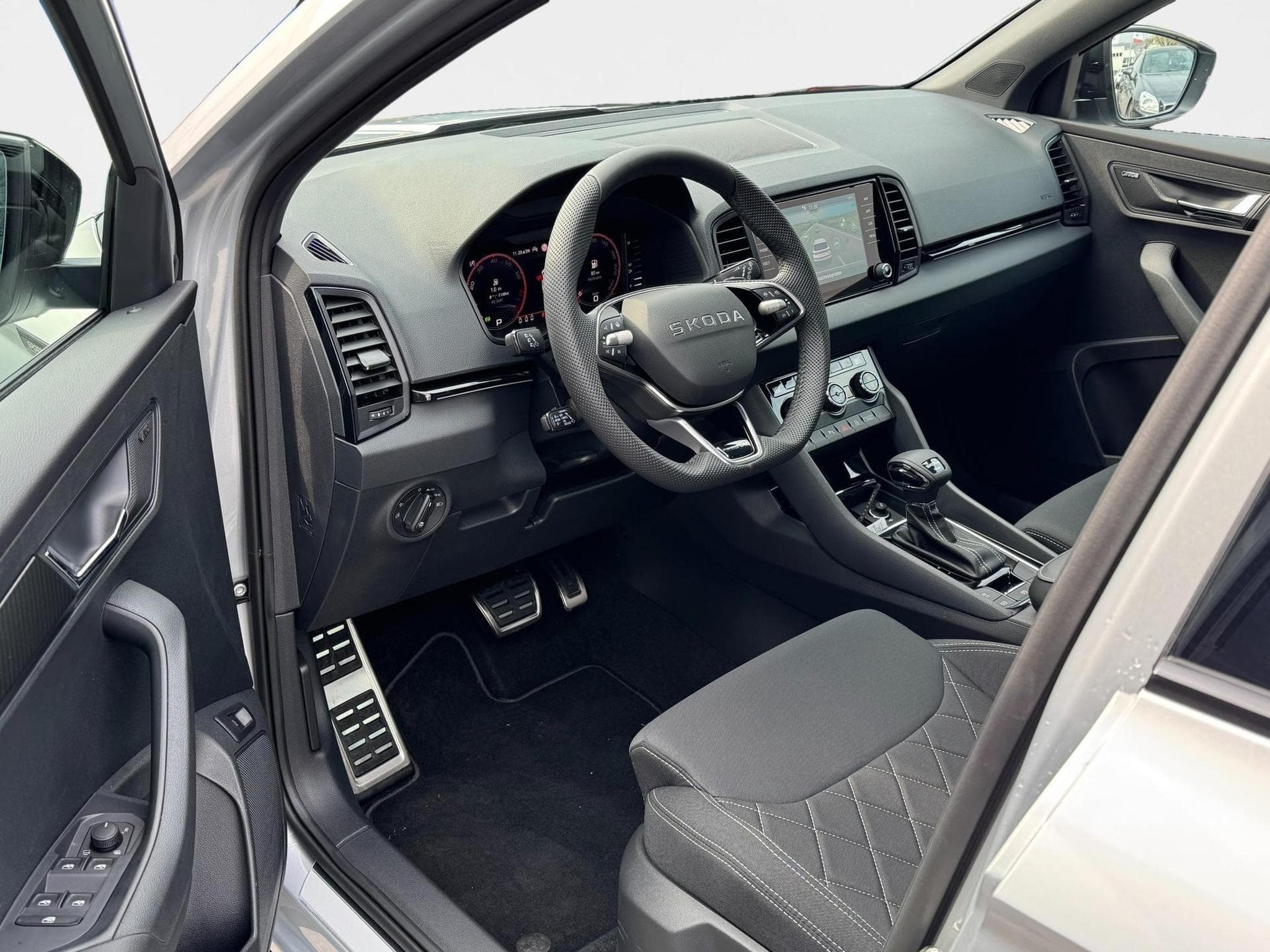 Skoda Karoq 2,0 TSI 4x4 (2026) - Photo 9