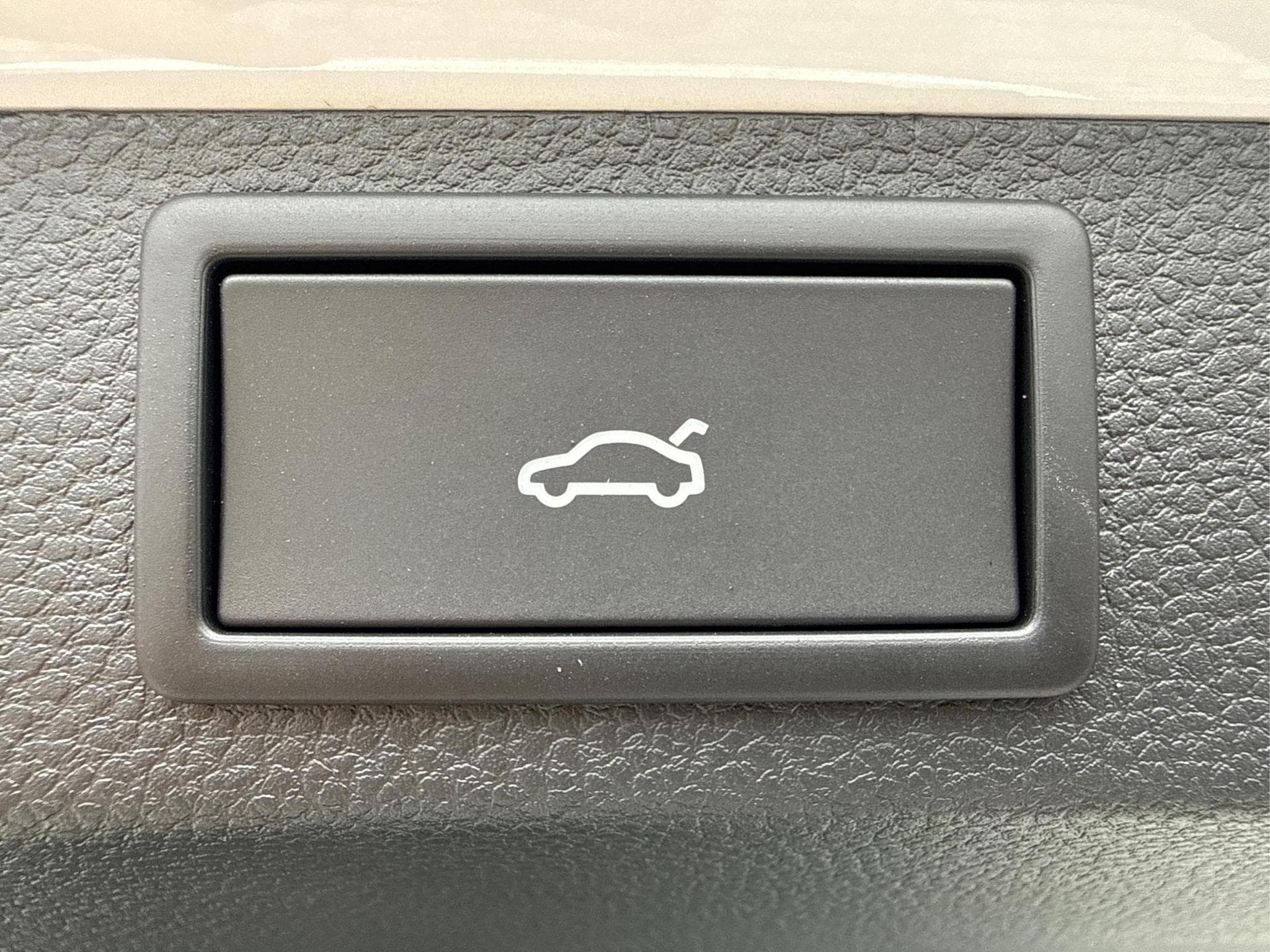 Skoda Karoq Sportline 1,5 TSI (2026) - Photo 12