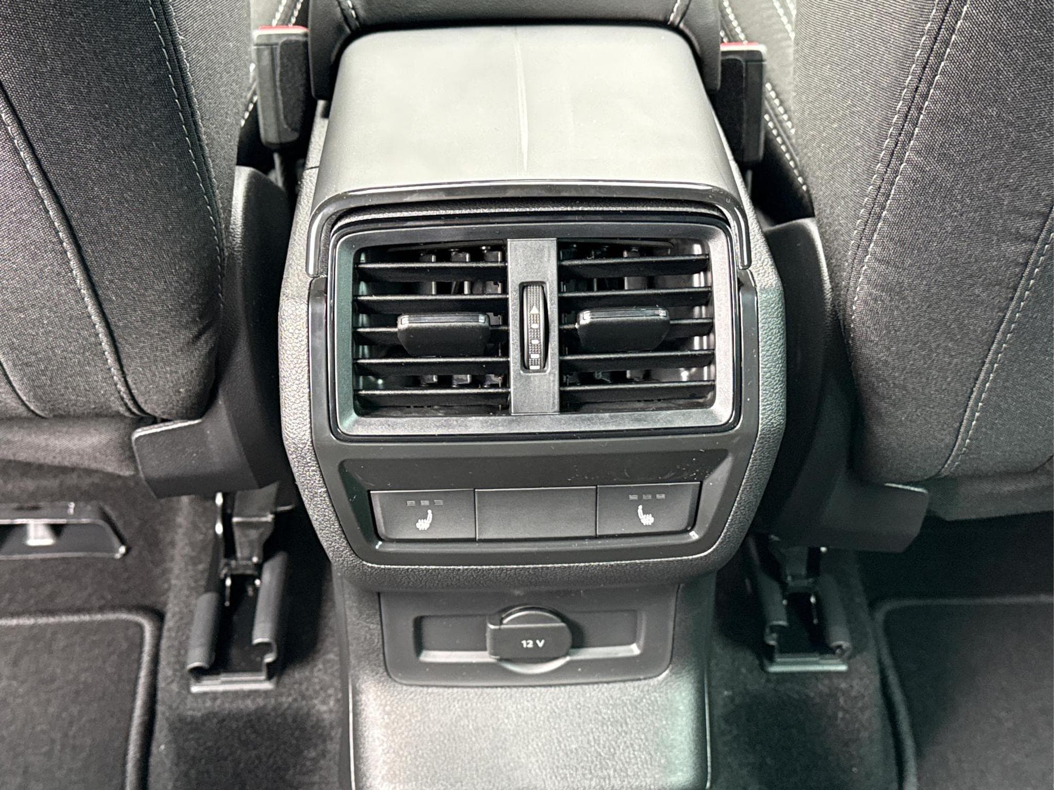 Skoda Karoq Sportline 1,5 TSI (2026) - Photo 13