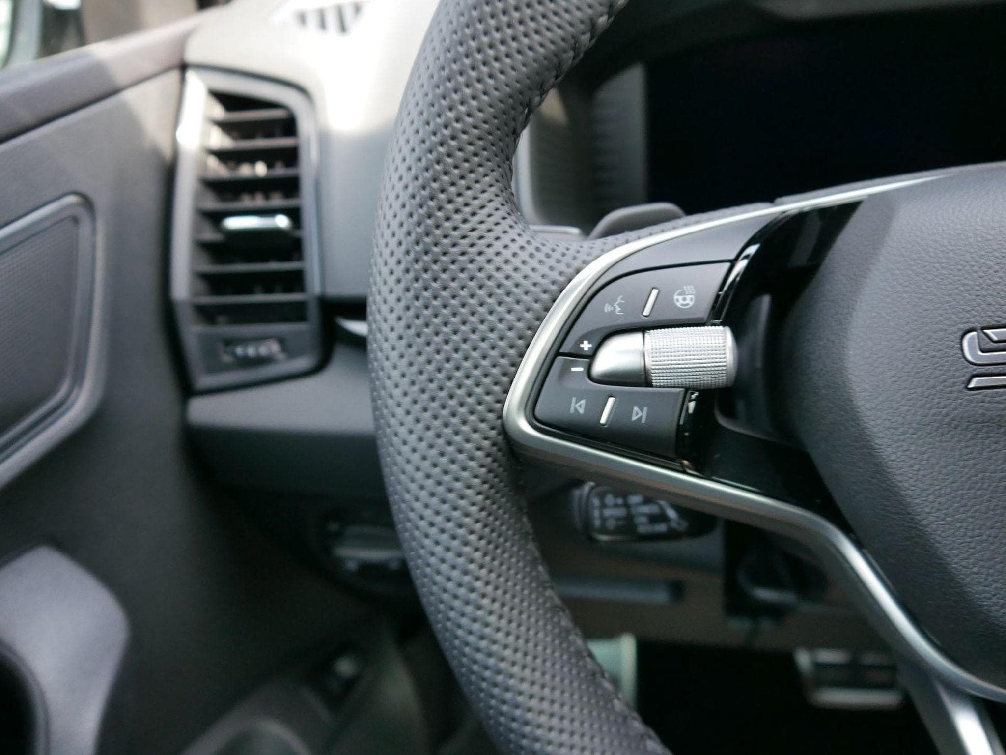 Skoda Karoq Sportline (2026) - Photo 12