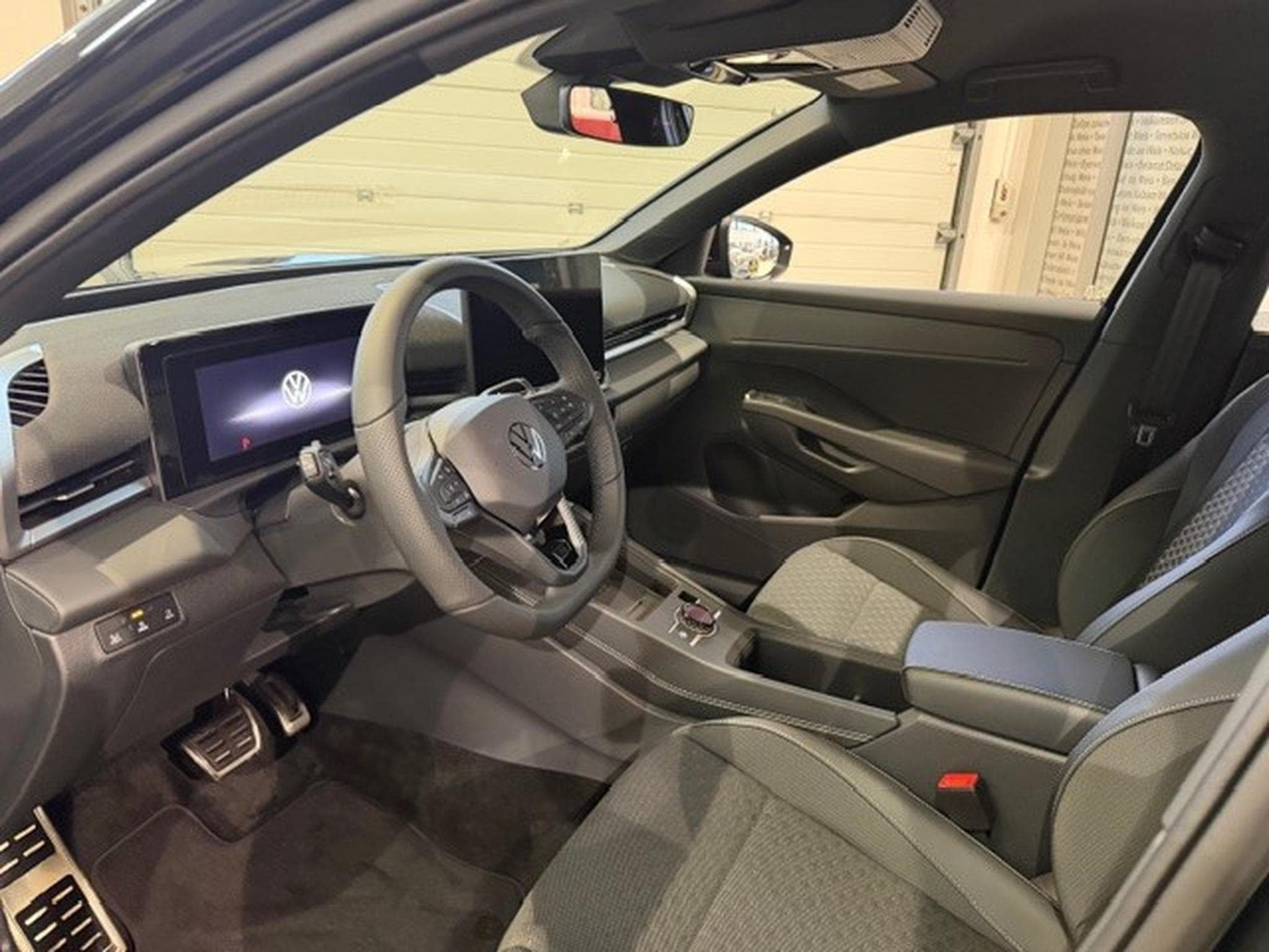 VW T-Roc R-Line 1.5 eTSI 110KW-150CV DSG7 *** New Model - 2026 *** (2026) - Photo 5