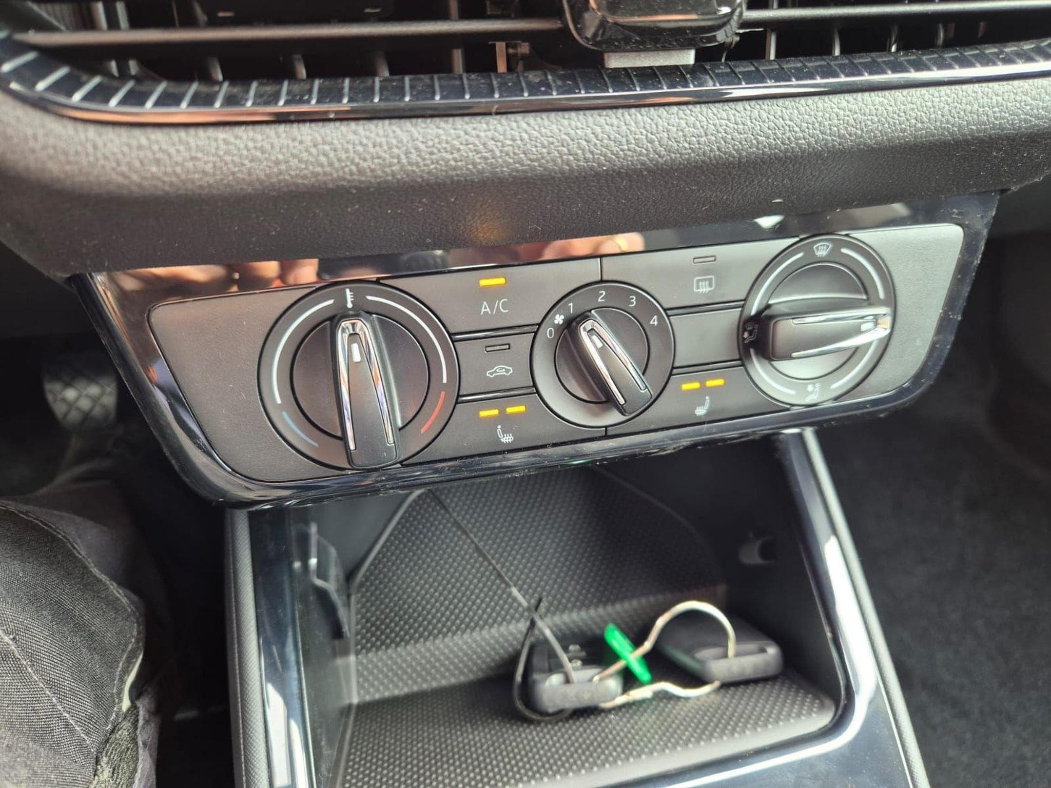 Skoda Fabia 1.0 TSI 95PS (2026) - Photo 21