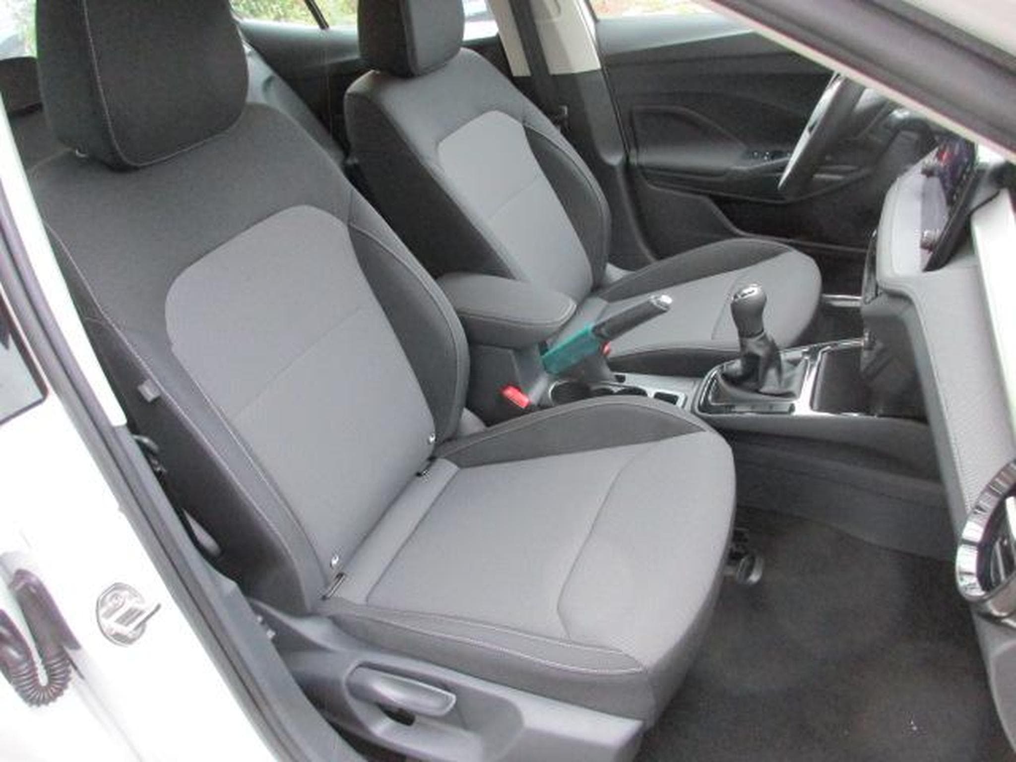 Skoda Fabia Selection 1.0 TSI (2024) - Foto 6