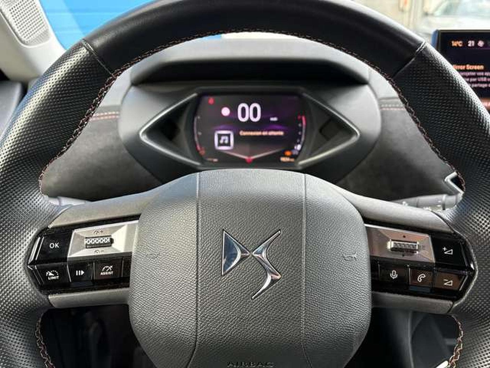 DS Automobiles DS3 1.2 PURETECH 100CH PERFORMANCE LINE (2024) - Photo 11