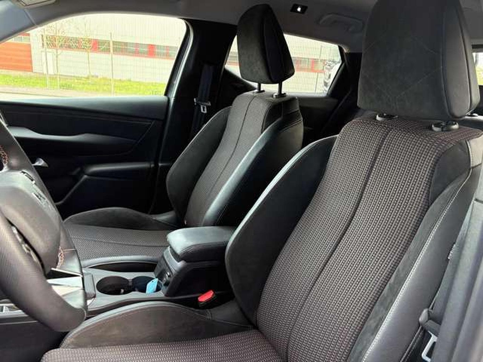 DS Automobiles DS3 1.2 PURETECH 100CH PERFORMANCE LINE (2024) - Photo 5