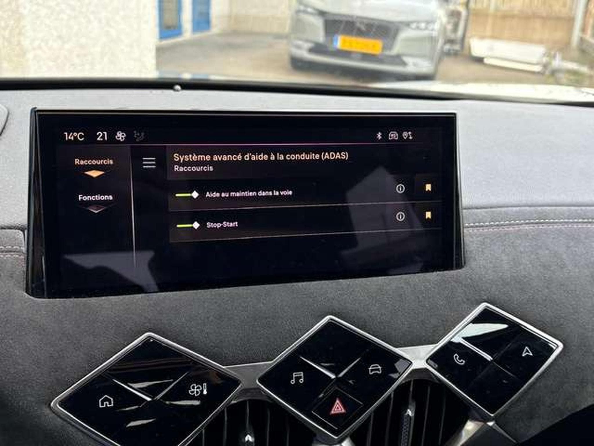 DS Automobiles DS3 1.2 PURETECH 100CH PERFORMANCE LINE (2024) - Photo 7