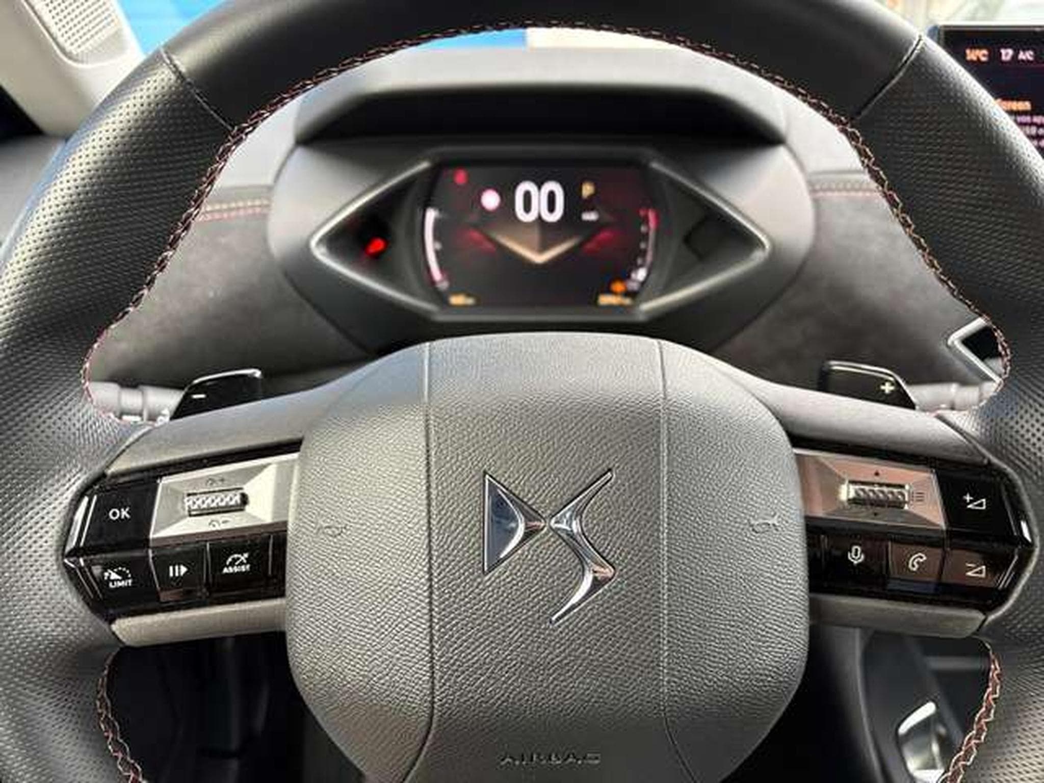 DS Automobiles DS3 1.2 PURETECH 130CH PERFORMANCE LINE AUTOMATIQUE (2024) - Foto 14