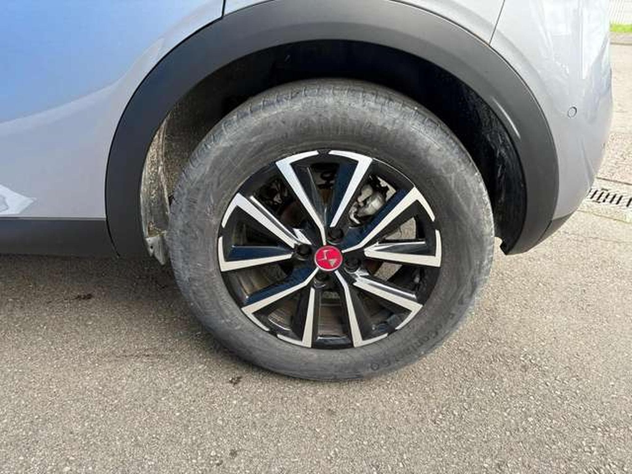 DS Automobiles DS3 1.2 PURETECH 130CH PERFORMANCE LINE AUTOMATIQUE (2024) - Foto 4