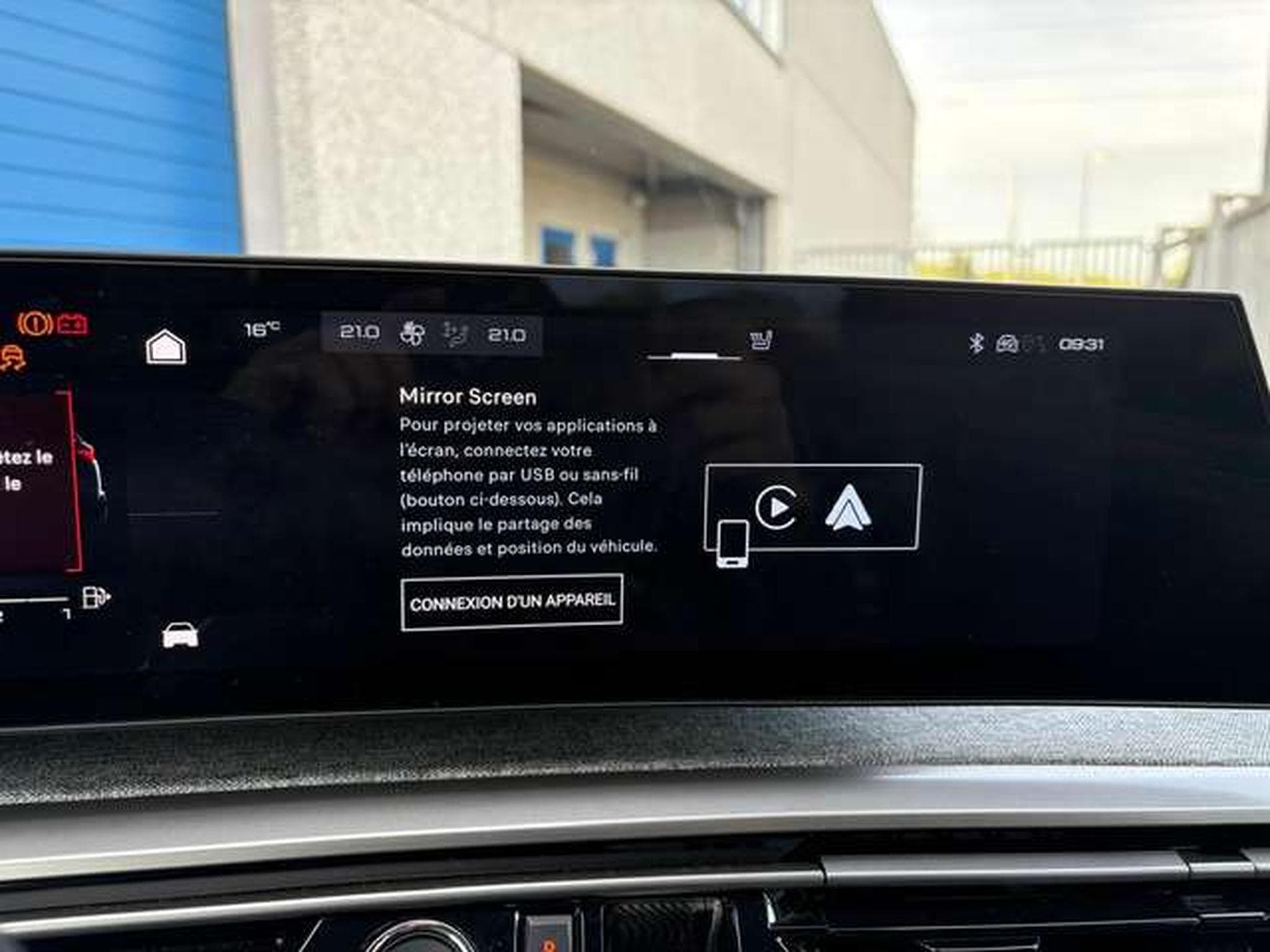 Peugeot 5008 5008 Hybrid 136 e-DSC6 GT (2025) - Photo 12