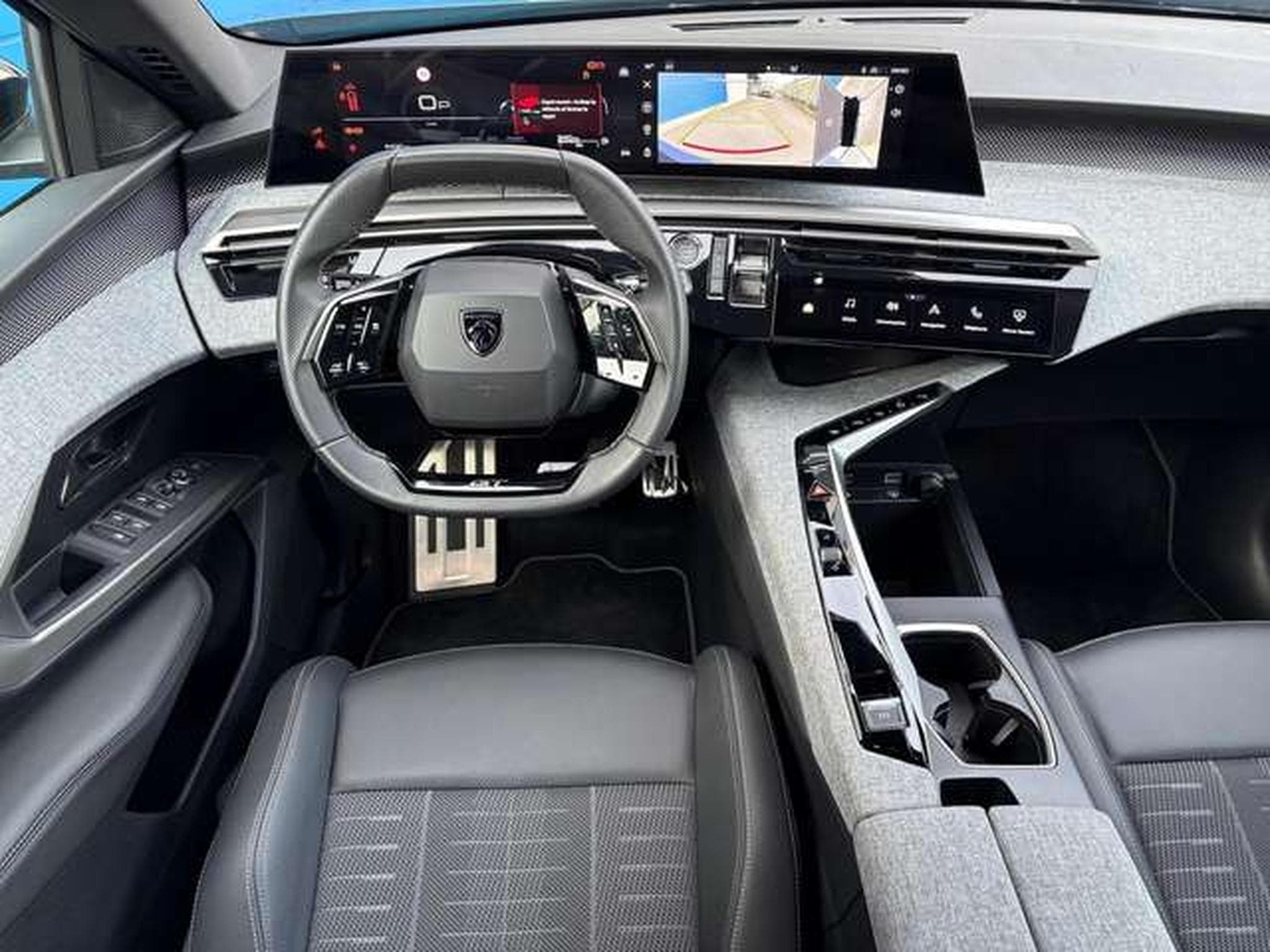 Peugeot 5008 5008 Hybrid 136 e-DSC6 GT (2025) - Photo 4