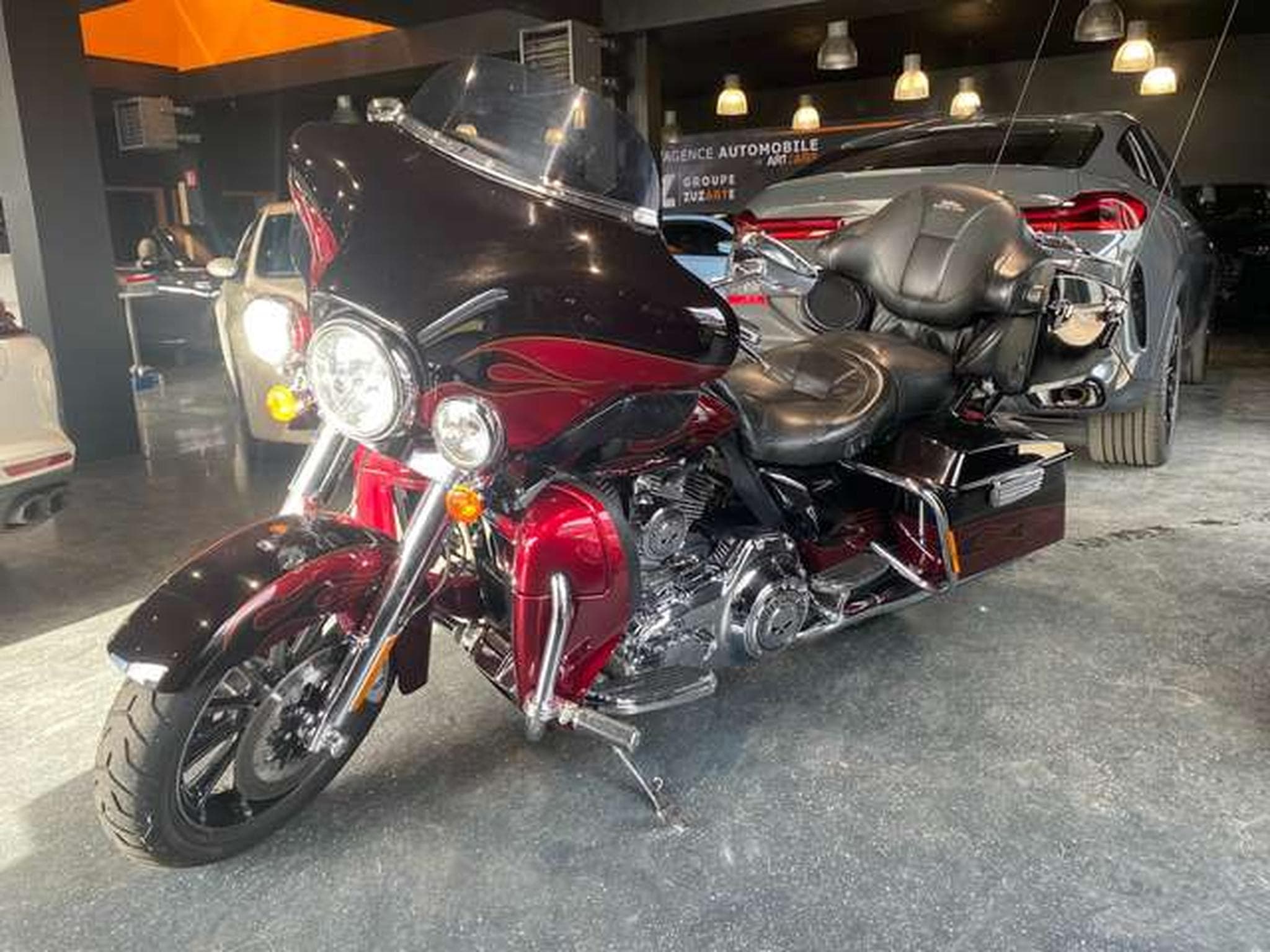 Harley-Davidson CVO Limited Limited Edition Ultra Classic Electra Glide / VP (2011) - Foto 4