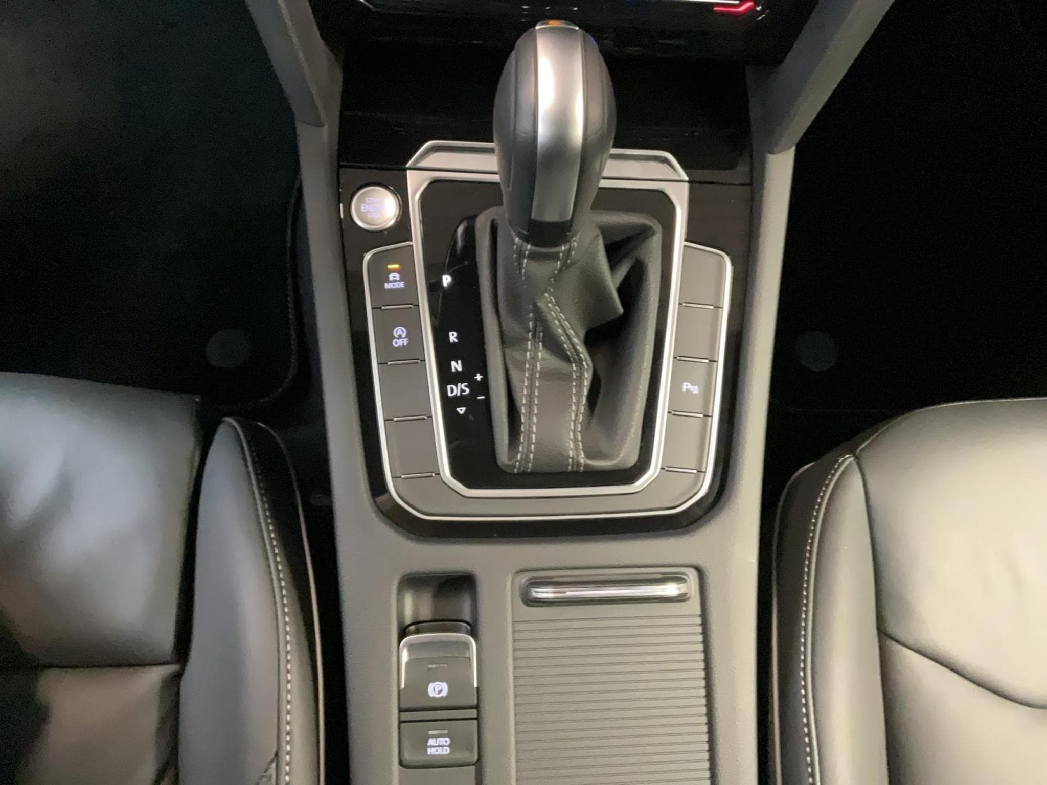 VW Arteon SB+R-Line+DSG+4M+Design+ (2024) - Photo 12