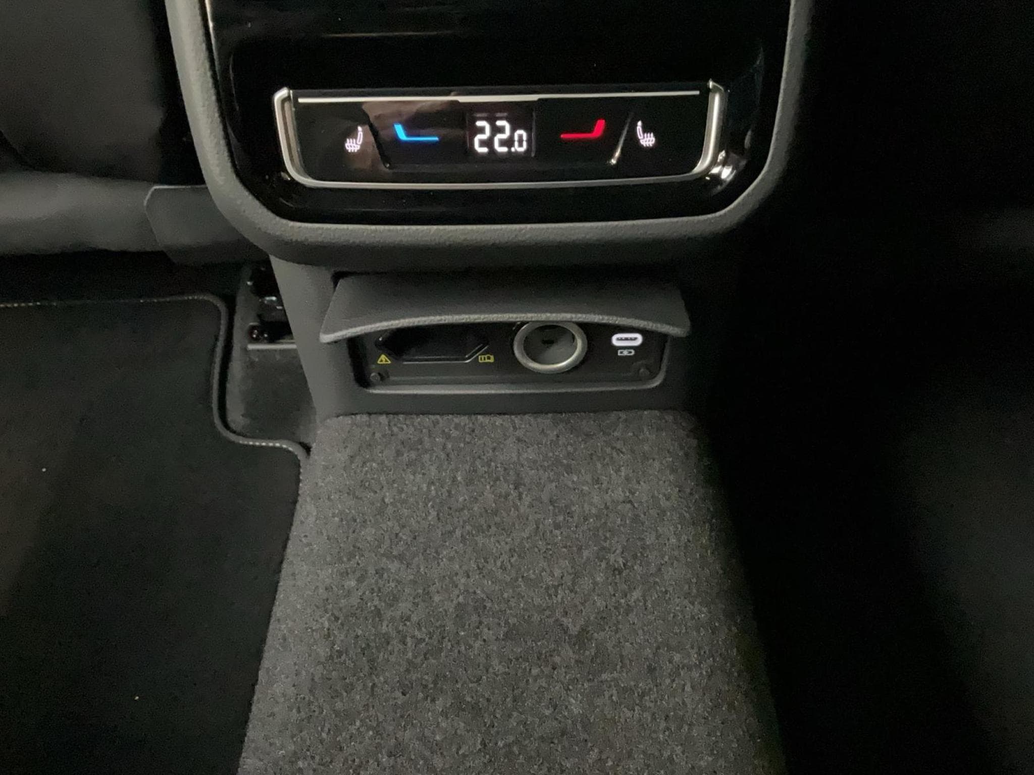 VW Arteon SB+R-Line+DSG+4M+Design+ (2024) - Photo 18