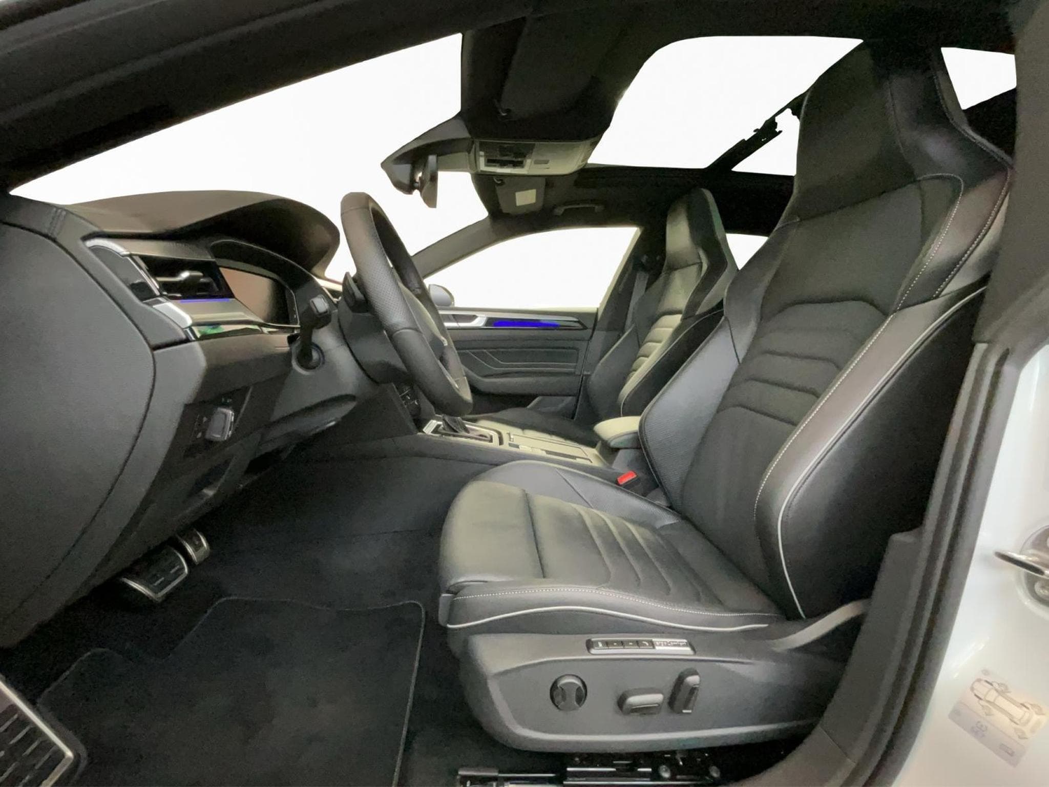 VW Arteon SB+R-Line+DSG+4M+Design+ (2024) - Photo 9