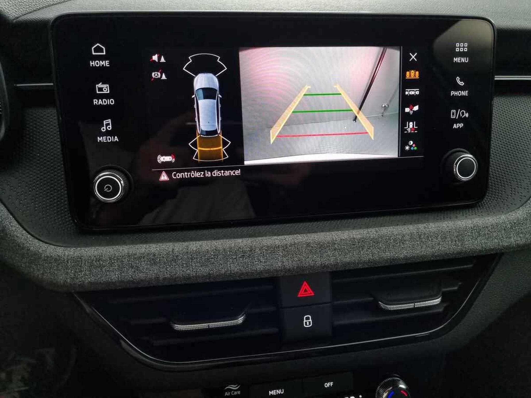 Skoda Scala -36% 1.0 TSI 115cv+MIRRORLINK+CAM+LED+CLIM+Options (2025) - Foto 11