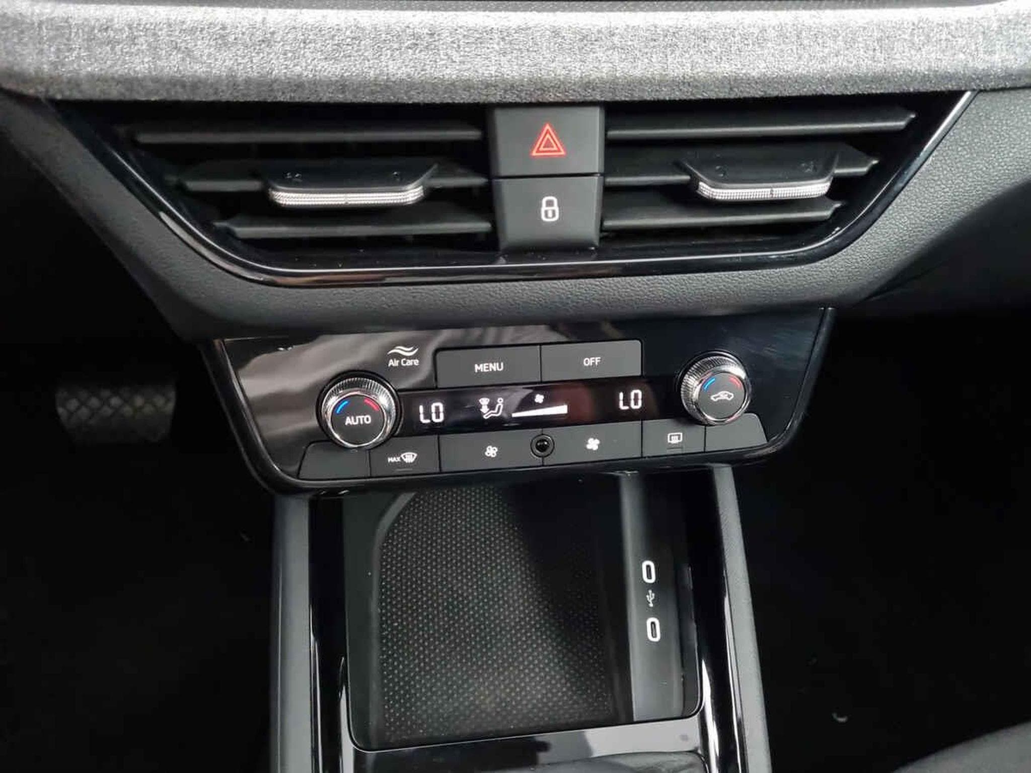 Skoda Scala -36% 1.0 TSI 115cv+MIRRORLINK+CAM+LED+CLIM+Options (2025) - Foto 12