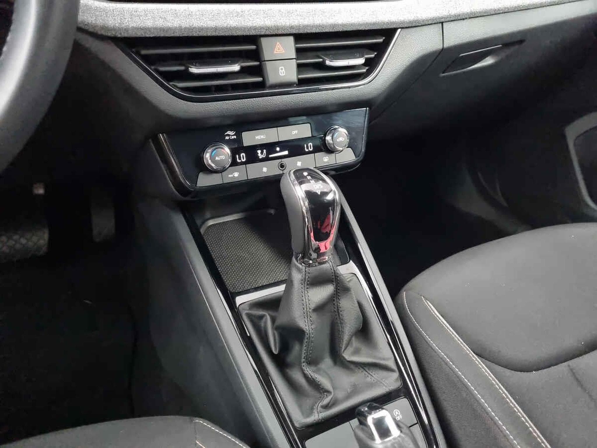 Skoda Scala -37% 1.0 TSI BVA 115cv +MIRRORLINK+CAM+LED+CLIM (2025) - Foto 13