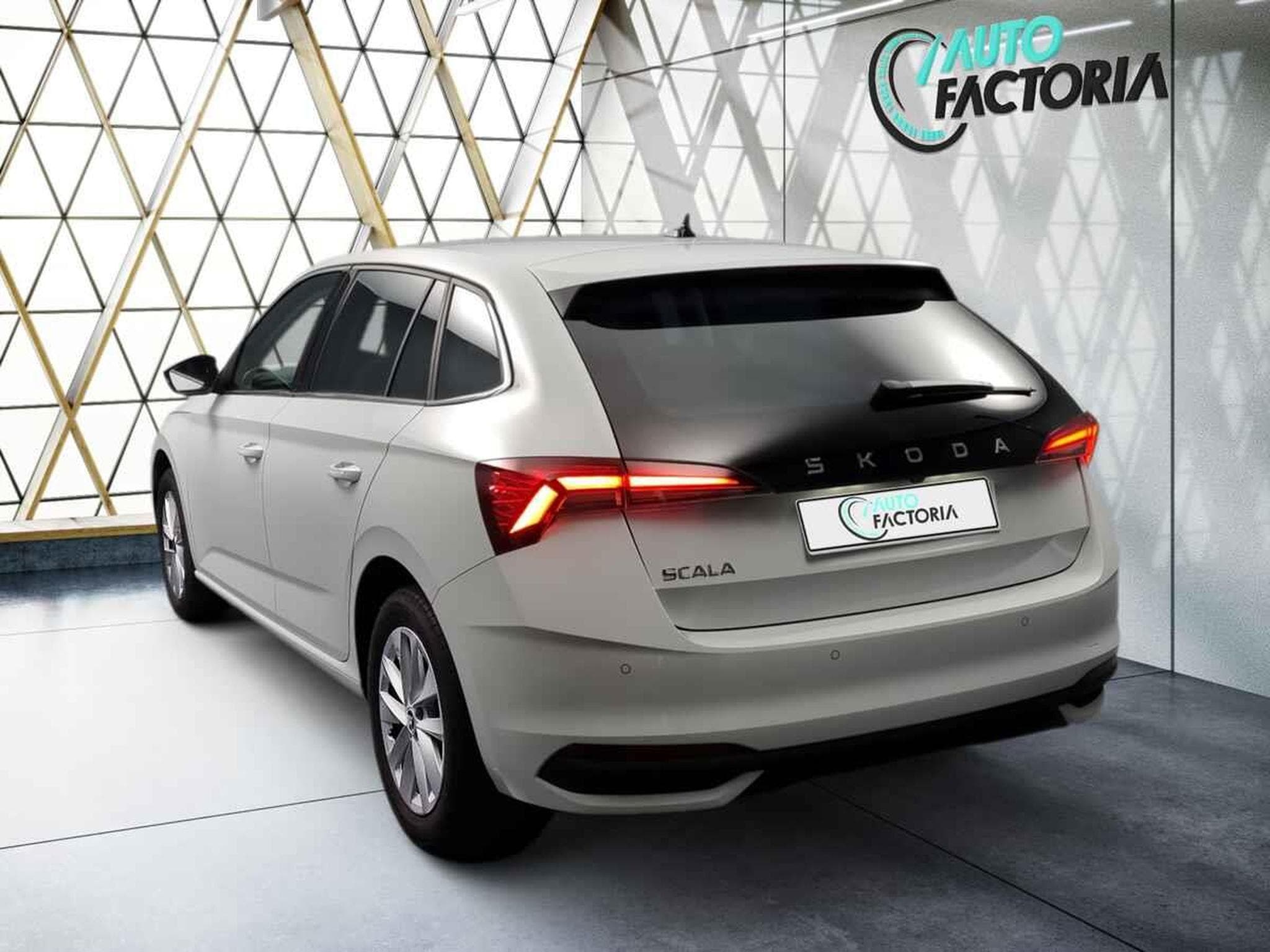 Skoda Scala -37% 1.0 TSI BVA 115cv +MIRRORLINK+CAM+LED+CLIM (2025) - Foto 4