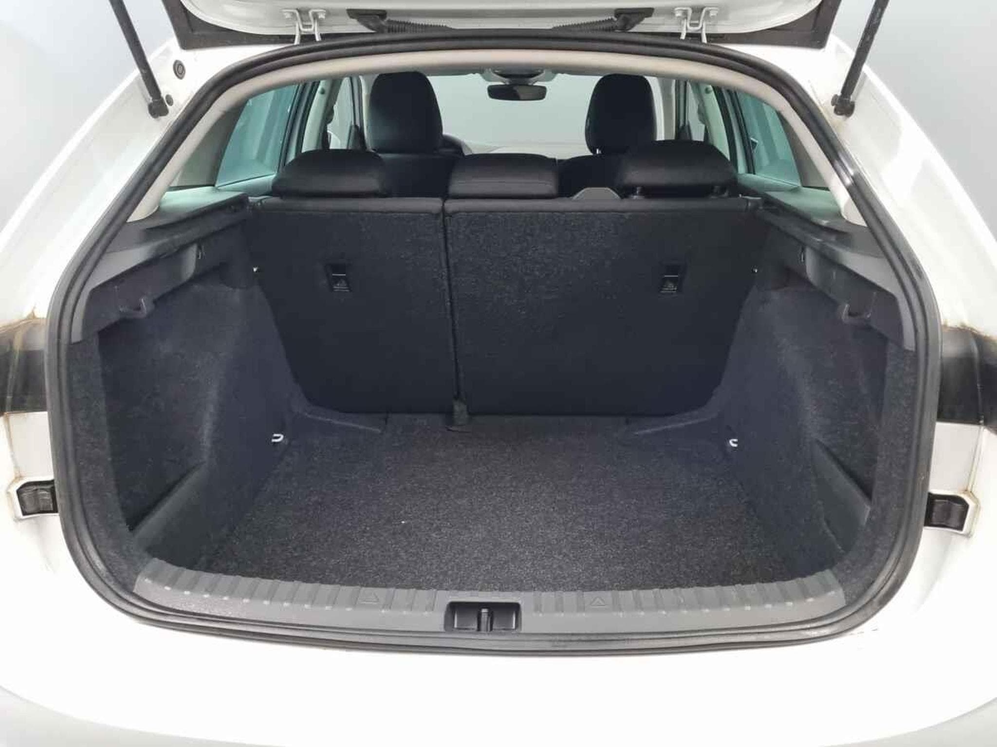 Skoda Scala -37% 1.0 TSI BVA 115cv +MIRRORLINK+CAM+LED+CLIM (2025) - Foto 5