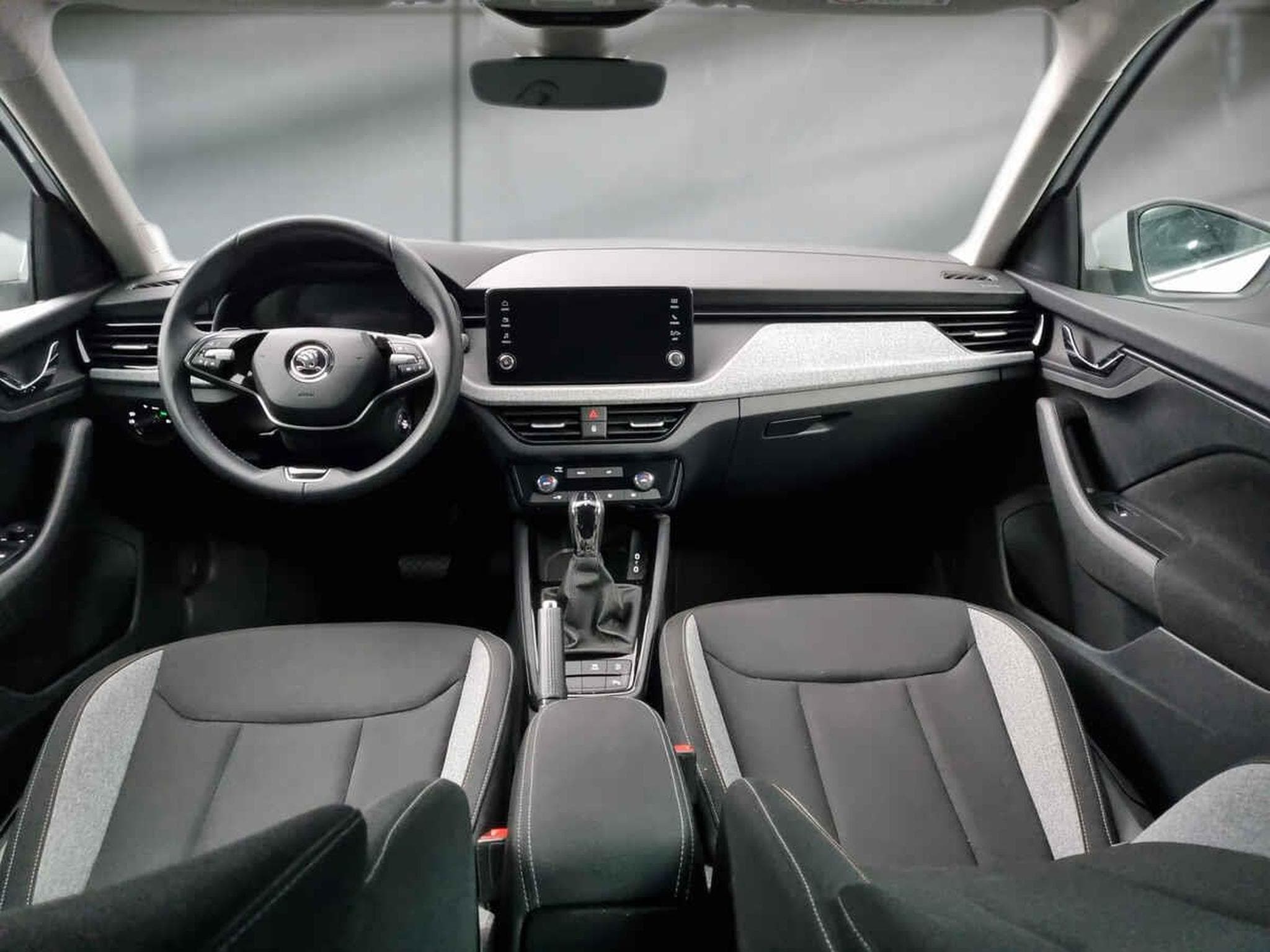 Skoda Scala -37% 1.0 TSI BVA 115cv +MIRRORLINK+CAM+LED+CLIM (2025) - Foto 6