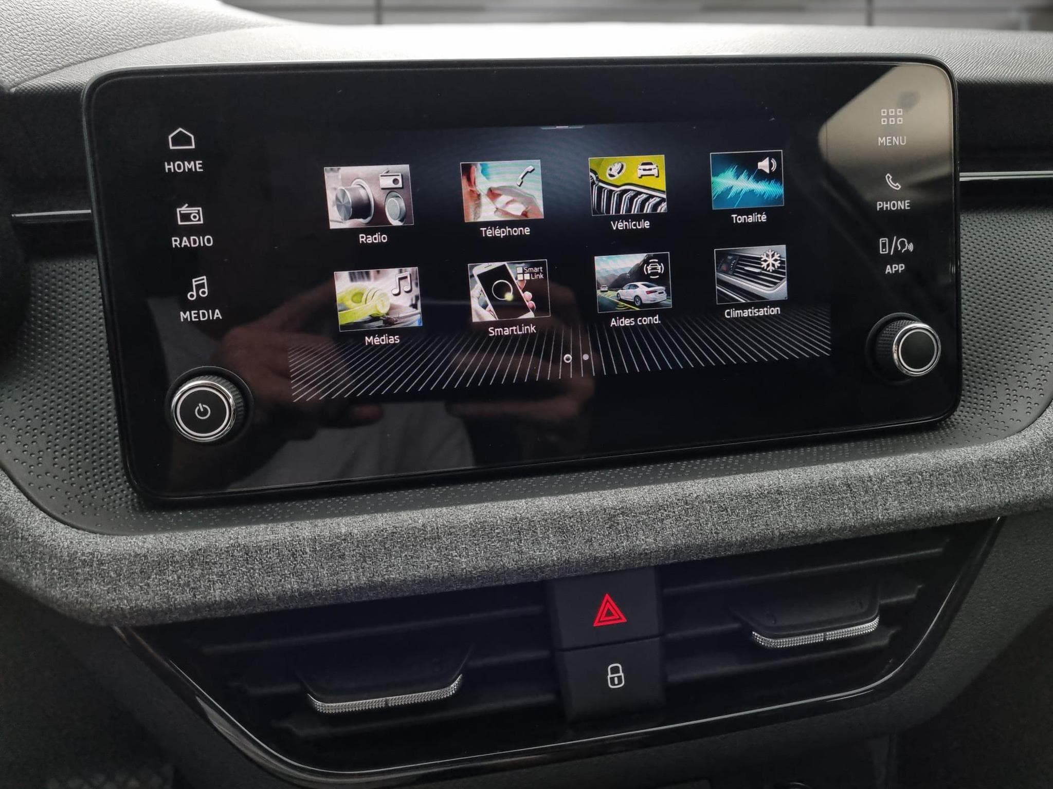 Skoda Scala -37% 1.0 TSI BVA 115cv +MIRRORLINK+CAM+LED+CLIM (2025) - Photo 11