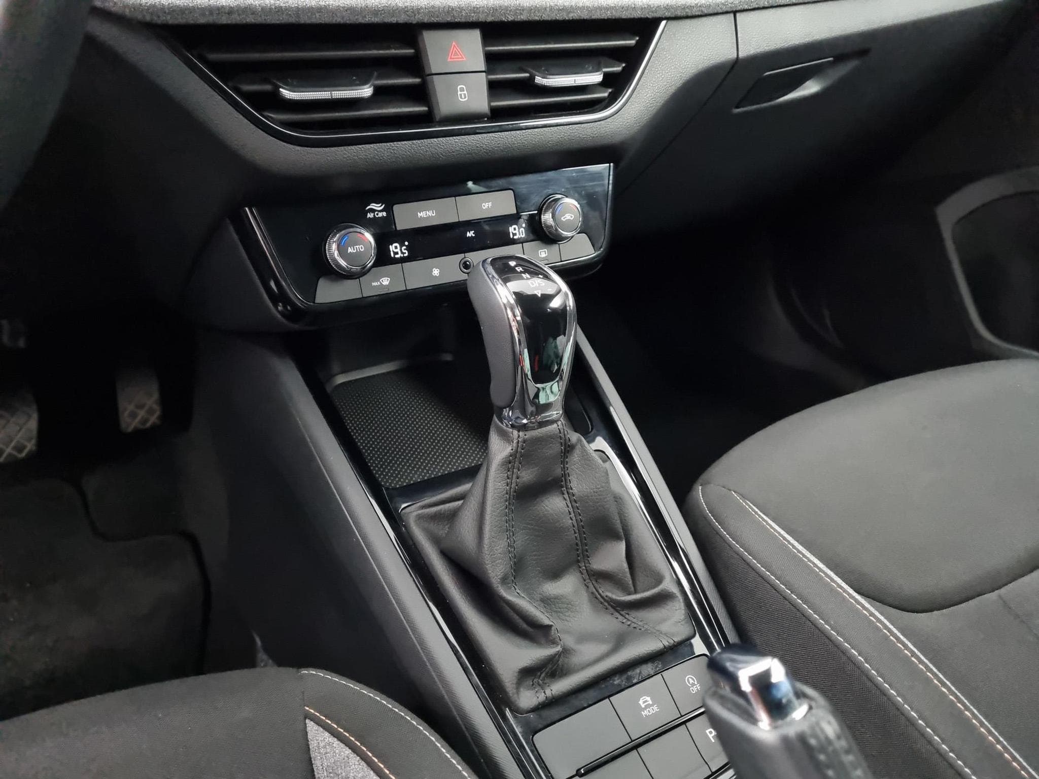 Skoda Scala -37% 1.0 TSI BVA 115cv +MIRRORLINK+CAM+LED+CLIM (2025) - Photo 13