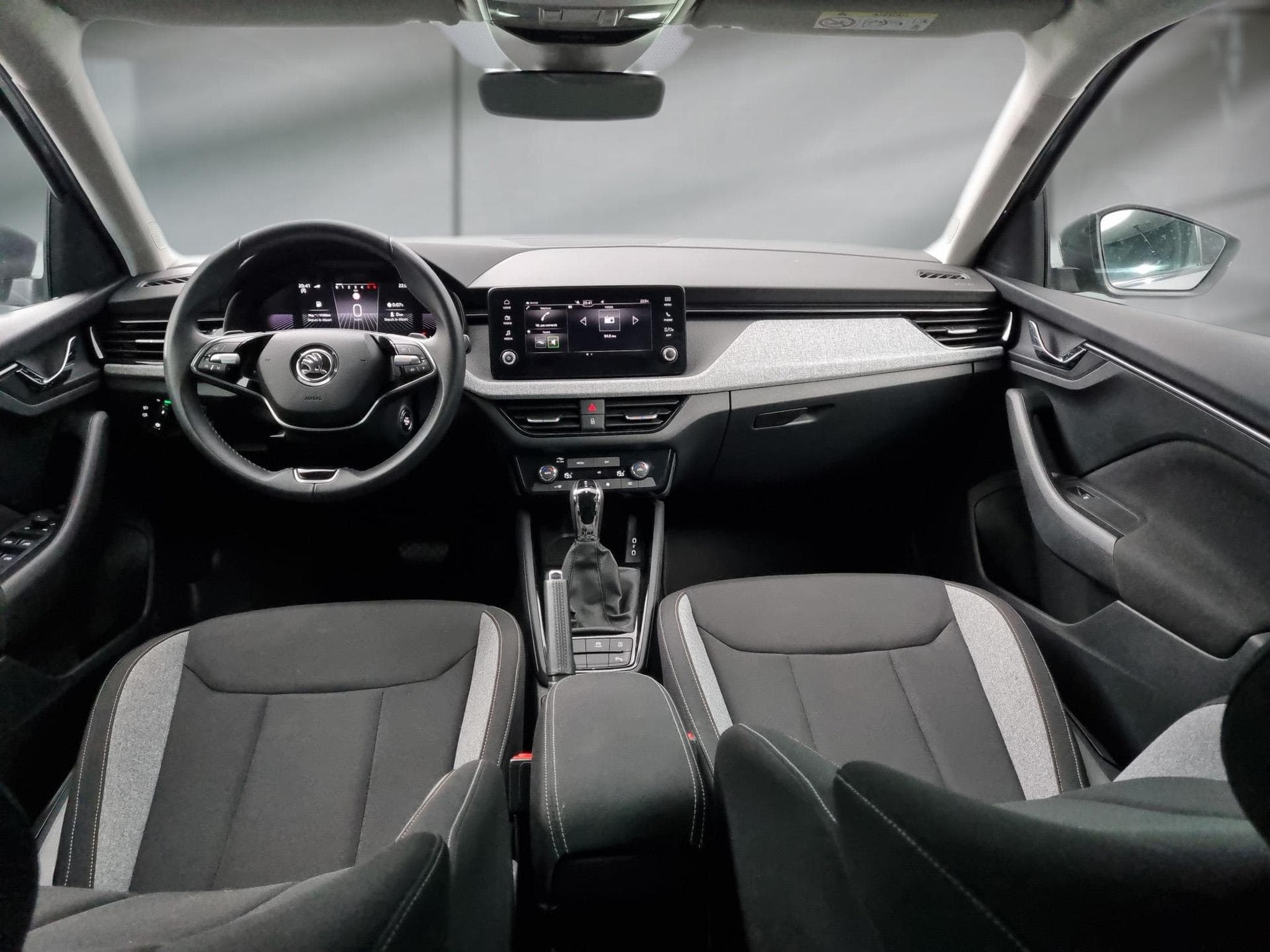 Skoda Scala -37% 1.0 TSI BVA 115cv +MIRRORLINK+CAM+LED+CLIM (2025) - Photo 6