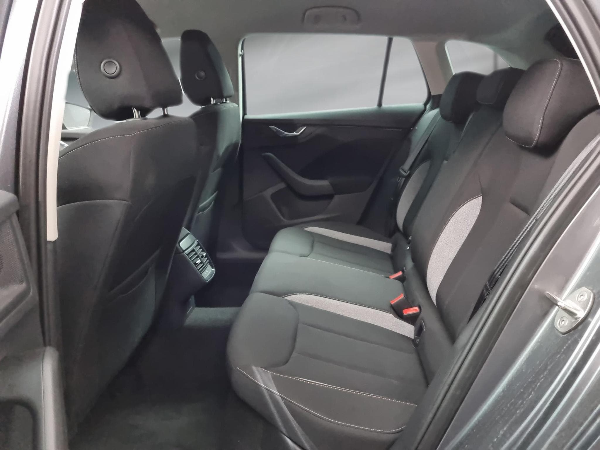 Skoda Scala -37% 1.0 TSI BVA 115cv +MIRRORLINK+CAM+LED+CLIM (2025) - Photo 8