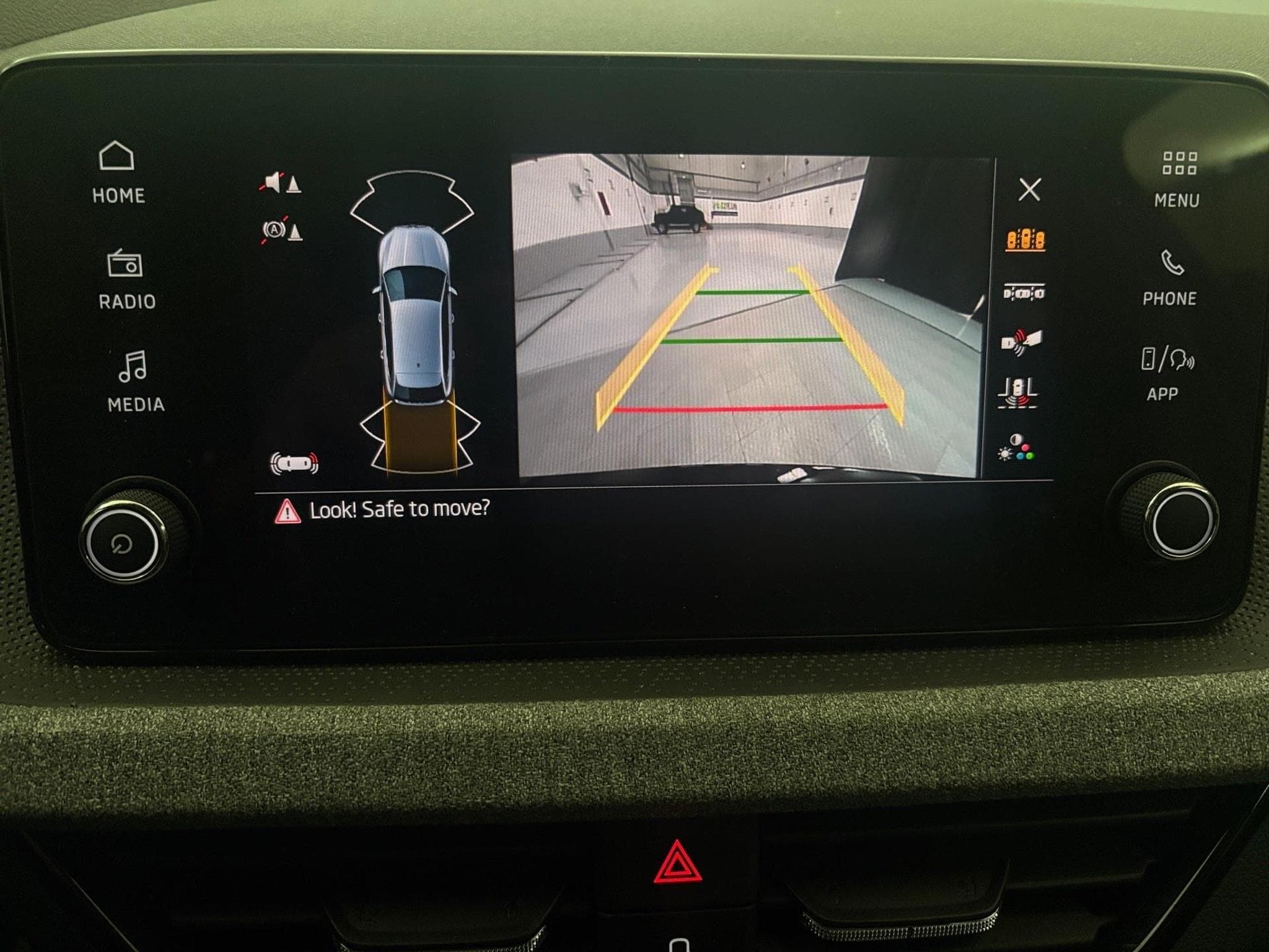 Skoda Scala -37% 1.0 TSI BVA 115cv +MIRRORLINK+CAM+LED+CLIM (2025) - Photo 11