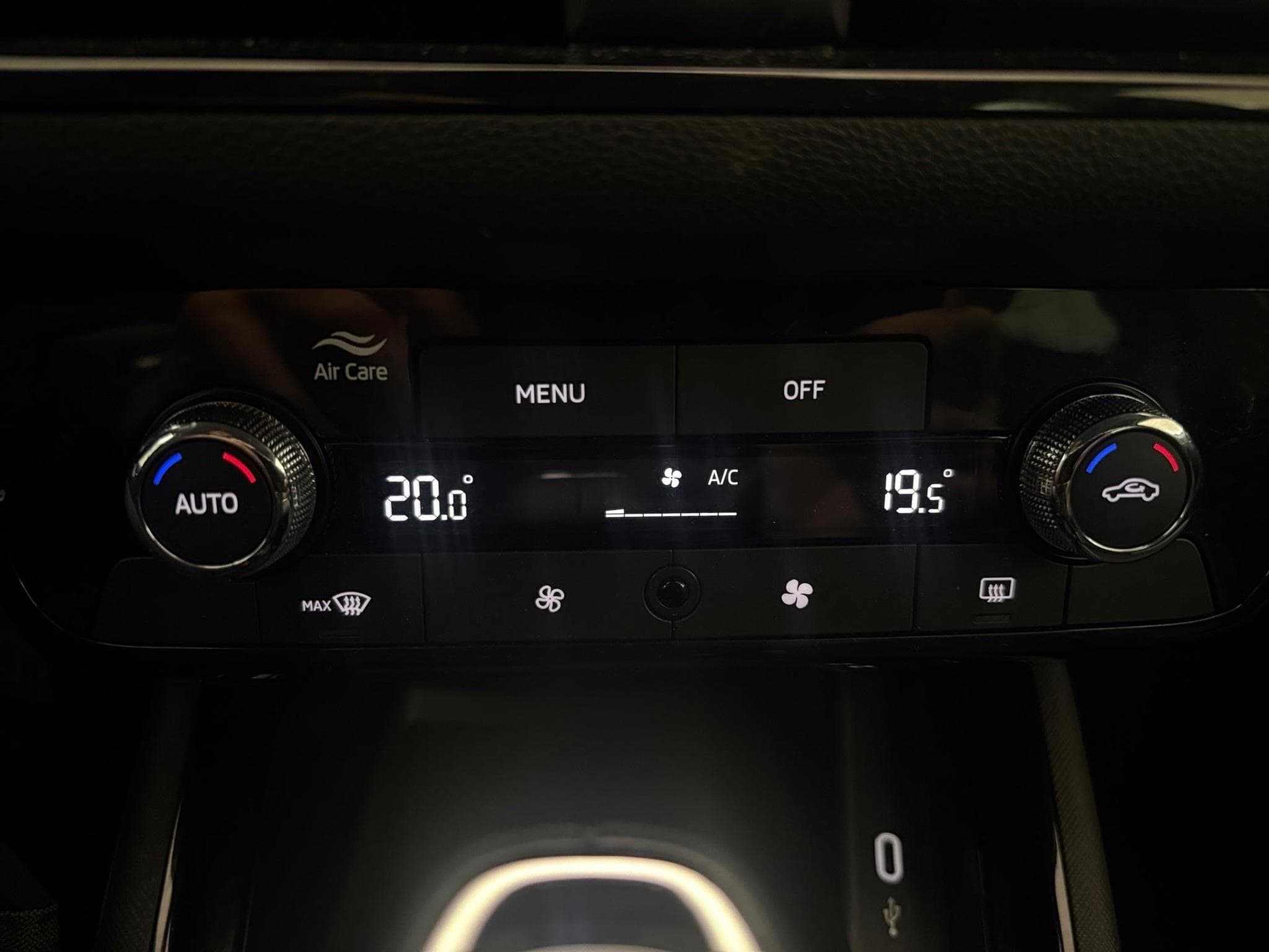 Skoda Scala -37% 1.0 TSI BVA 115cv +MIRRORLINK+CAM+LED+CLIM (2025) - Photo 12