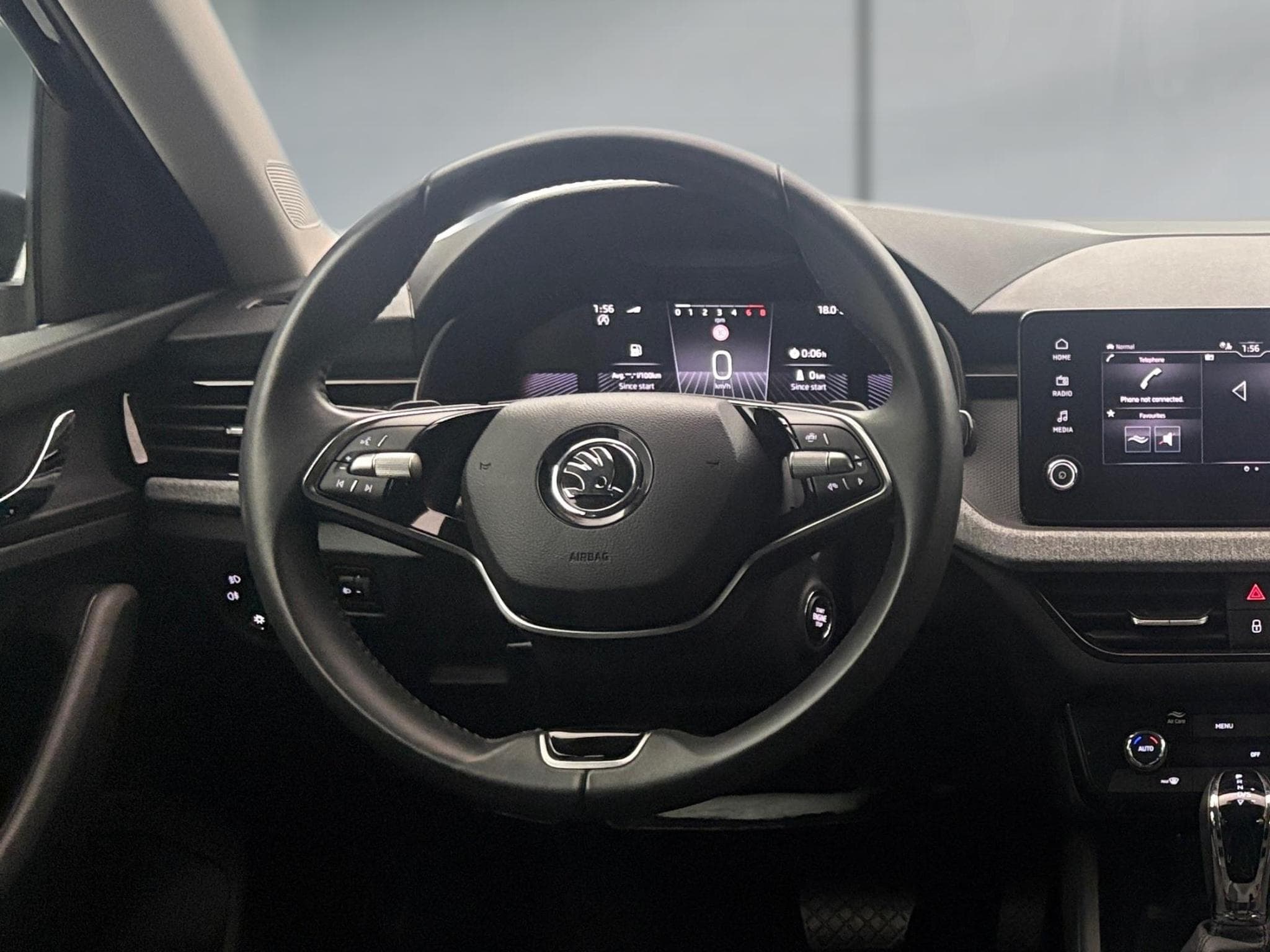 Skoda Scala -37% 1.0 TSI BVA 115cv +MIRRORLINK+CAM+LED+CLIM (2025) - Photo 9