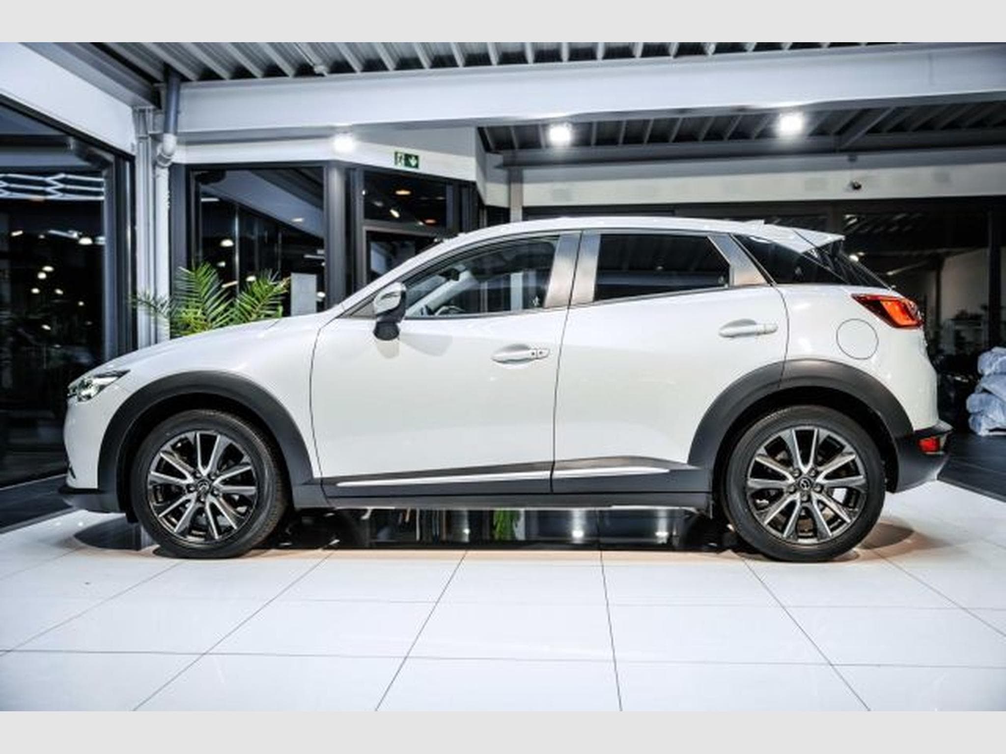 Mazda CX-3 CX-3 2.0 SKYACTIV-G Sports-Line 120 Head-Up RFK (2016) - Foto 10